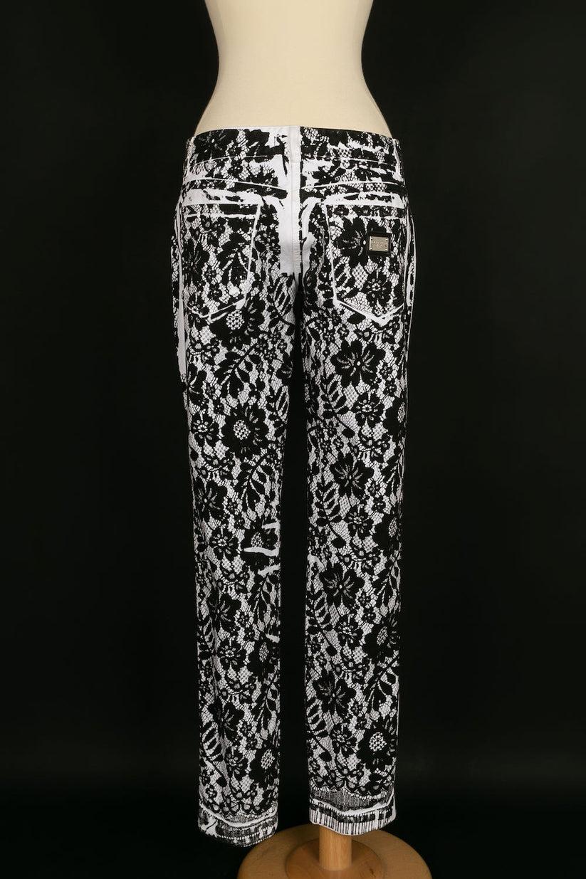 Dolce & Gabbana Pants, Size 42IT In Excellent Condition For Sale In SAINT-OUEN-SUR-SEINE, FR