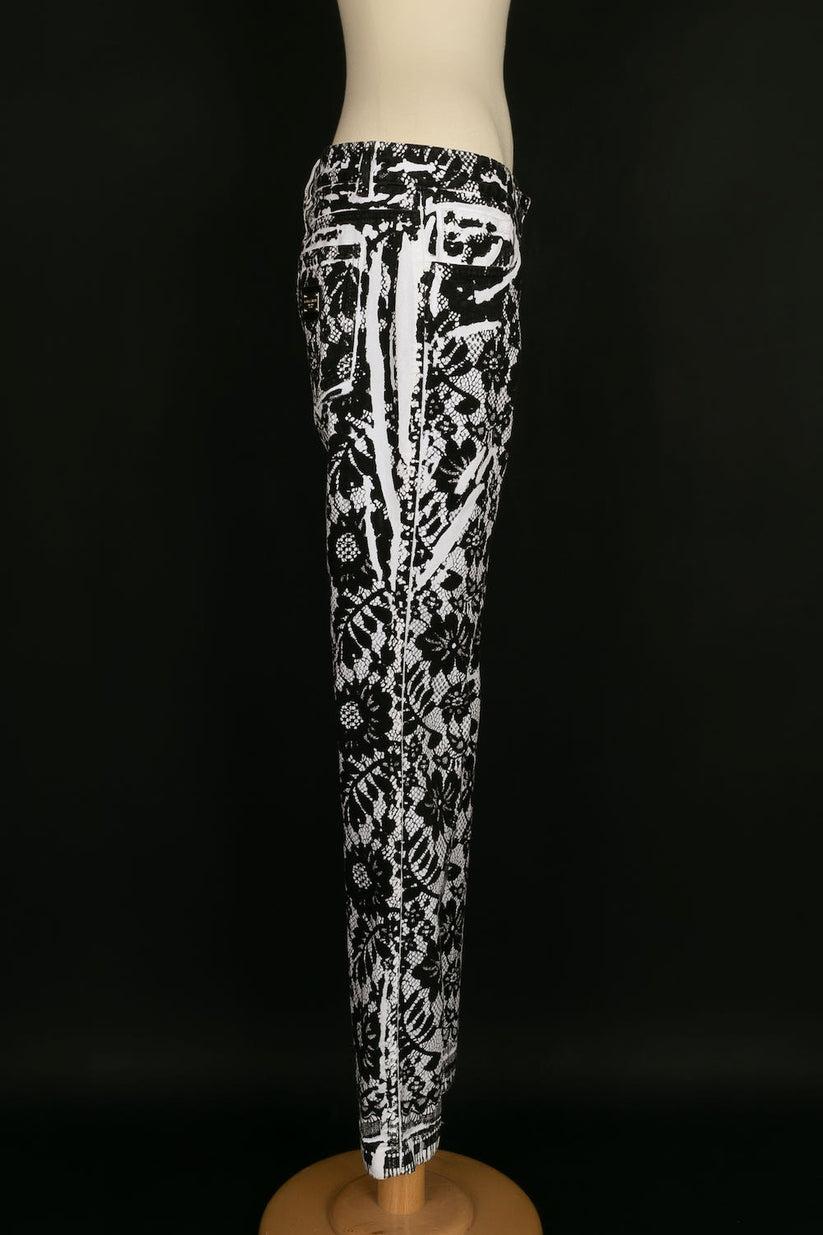 Women's Dolce & Gabbana Pants, Size 42IT For Sale