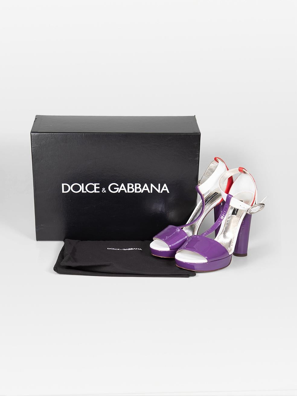 Gris Dolce & Gabbana Patent T-Bar Sandals Size IT 38.5 en vente