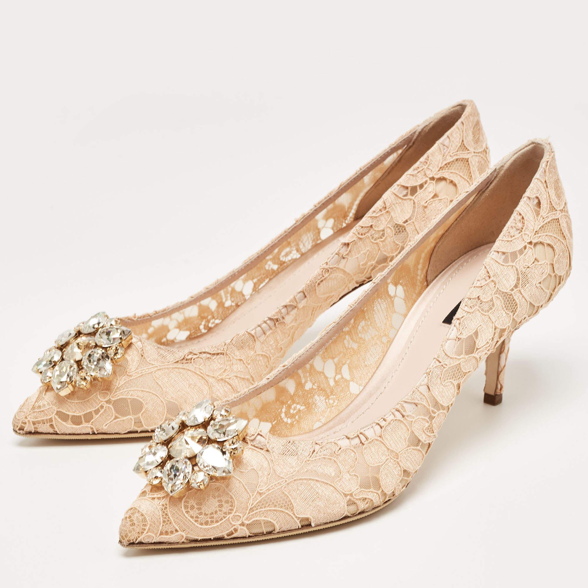 Dolce & Gabbana Peach Lace Bellucci Crystals Pumps Size 41 For Sale 4