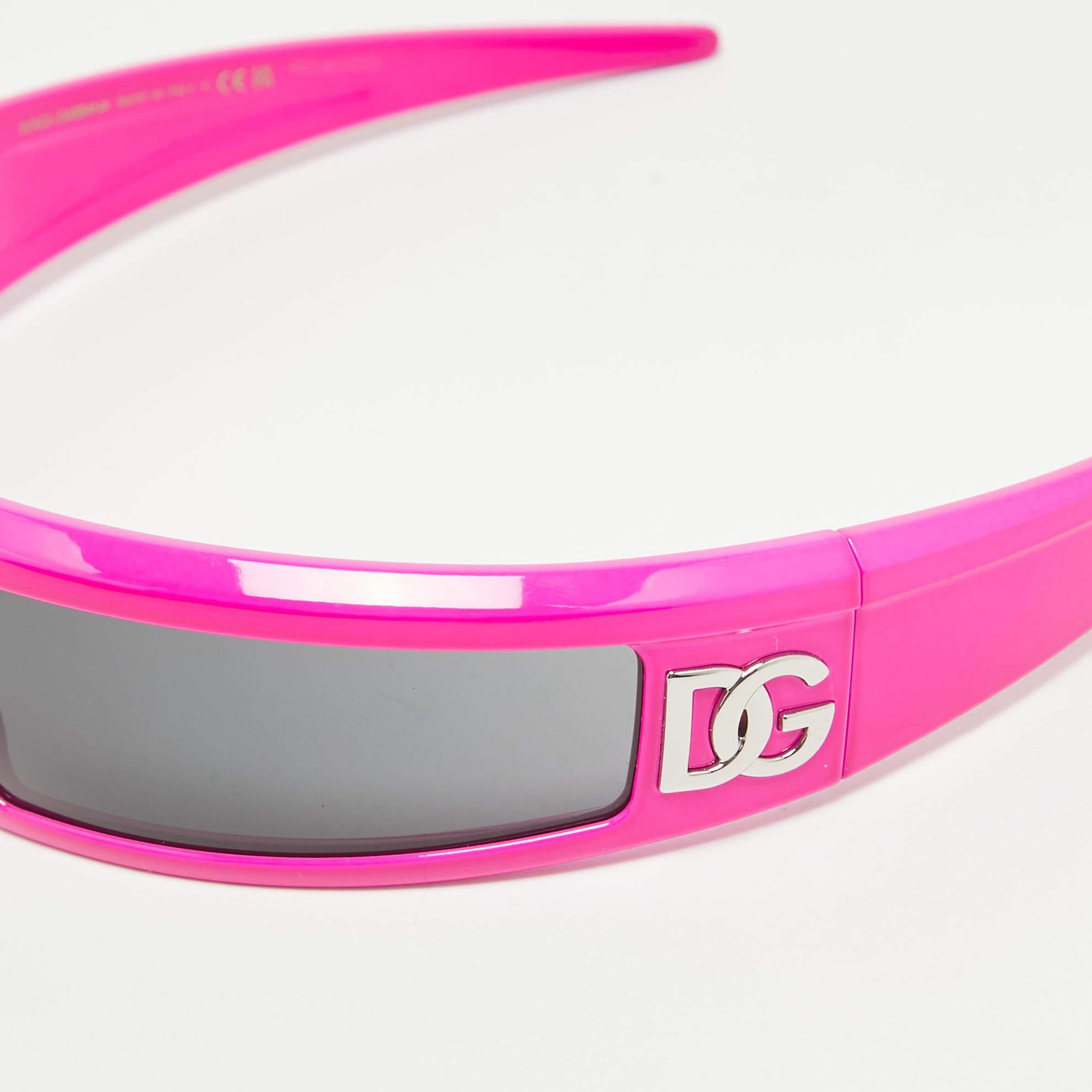 A statement pair of sunglasses from Dolce and Gabbana will surely make a prized buy. Featuring a trendy frame and lenses meant to protect your eyes the sunglasses are ideal for all day wear.