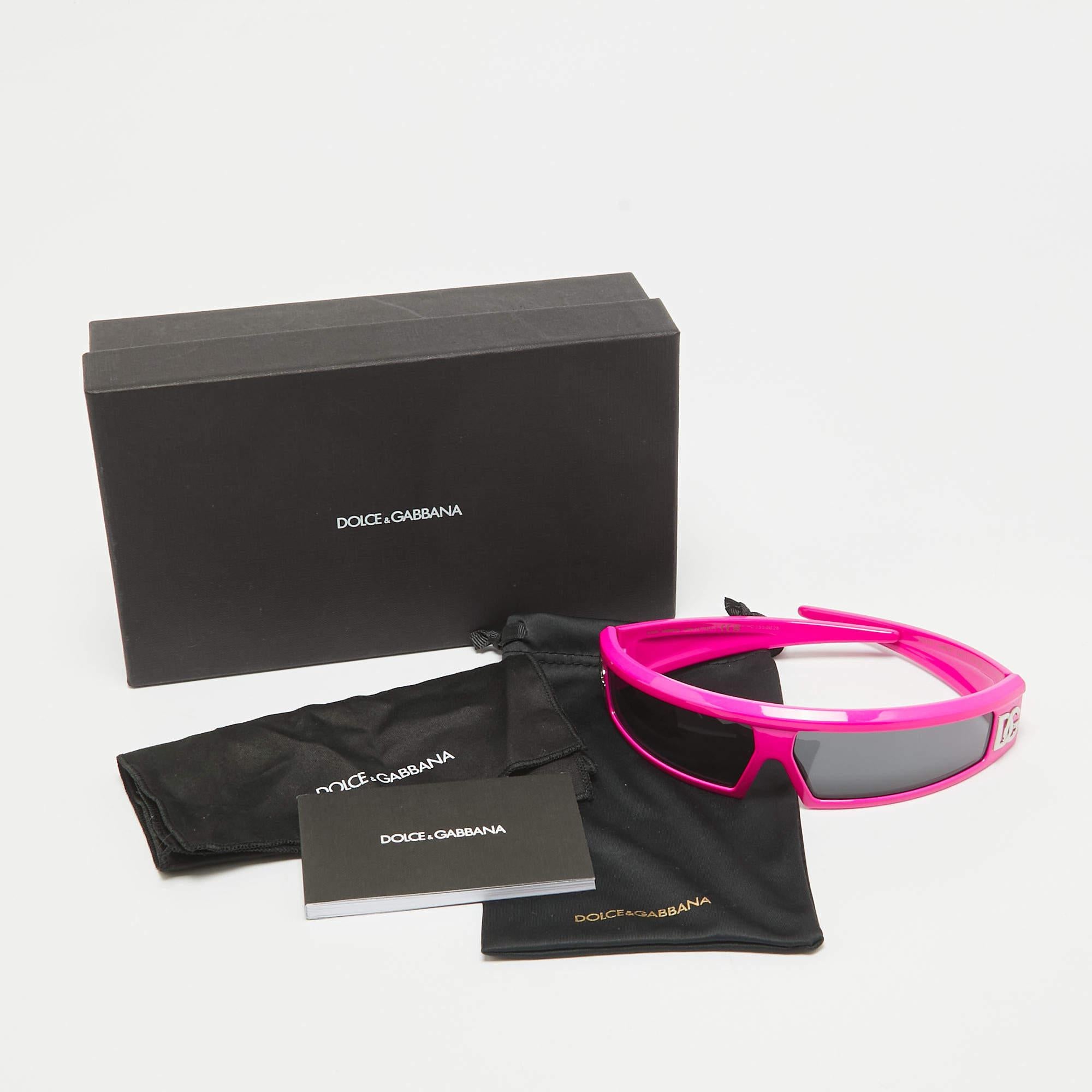 Dolce & Gabbana Pink/Black DG6181 Shield Sunglasses In Excellent Condition For Sale In Dubai, Al Qouz 2