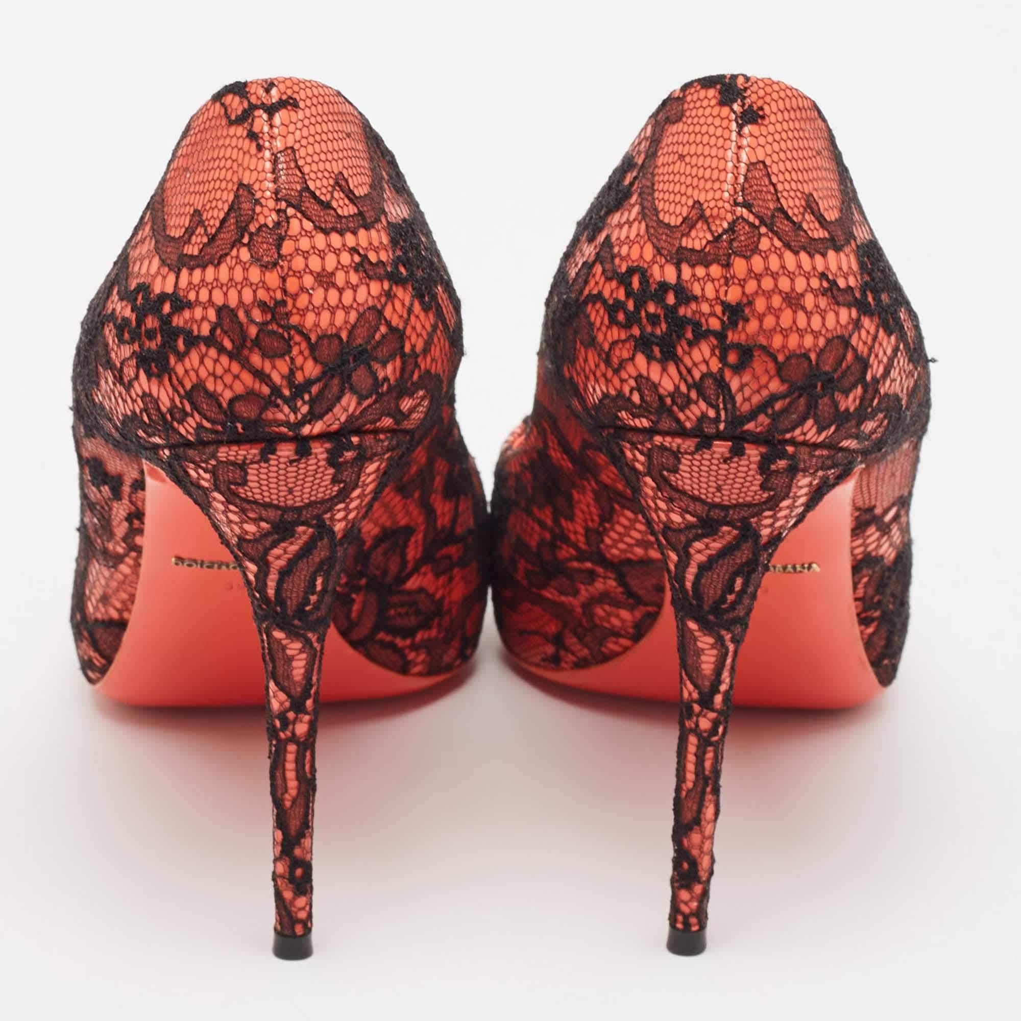 De las mujeres Dolce & Gabbana Bombas de punta de encaje y charol rosa/negro talla 39 en venta