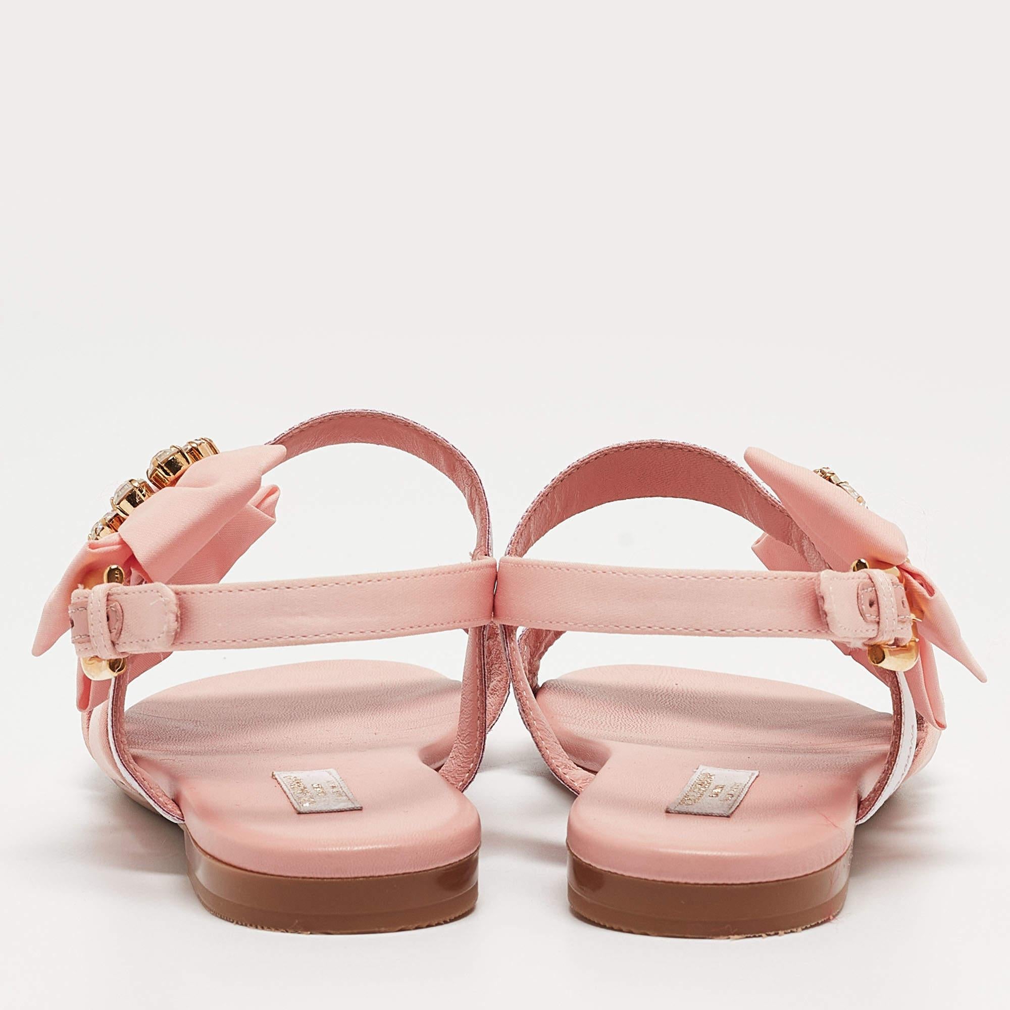 Women's or Men's Dolce & Gabbana Pink Fabric Crystal Embellished Flat Sandals Size 35 For Sale
