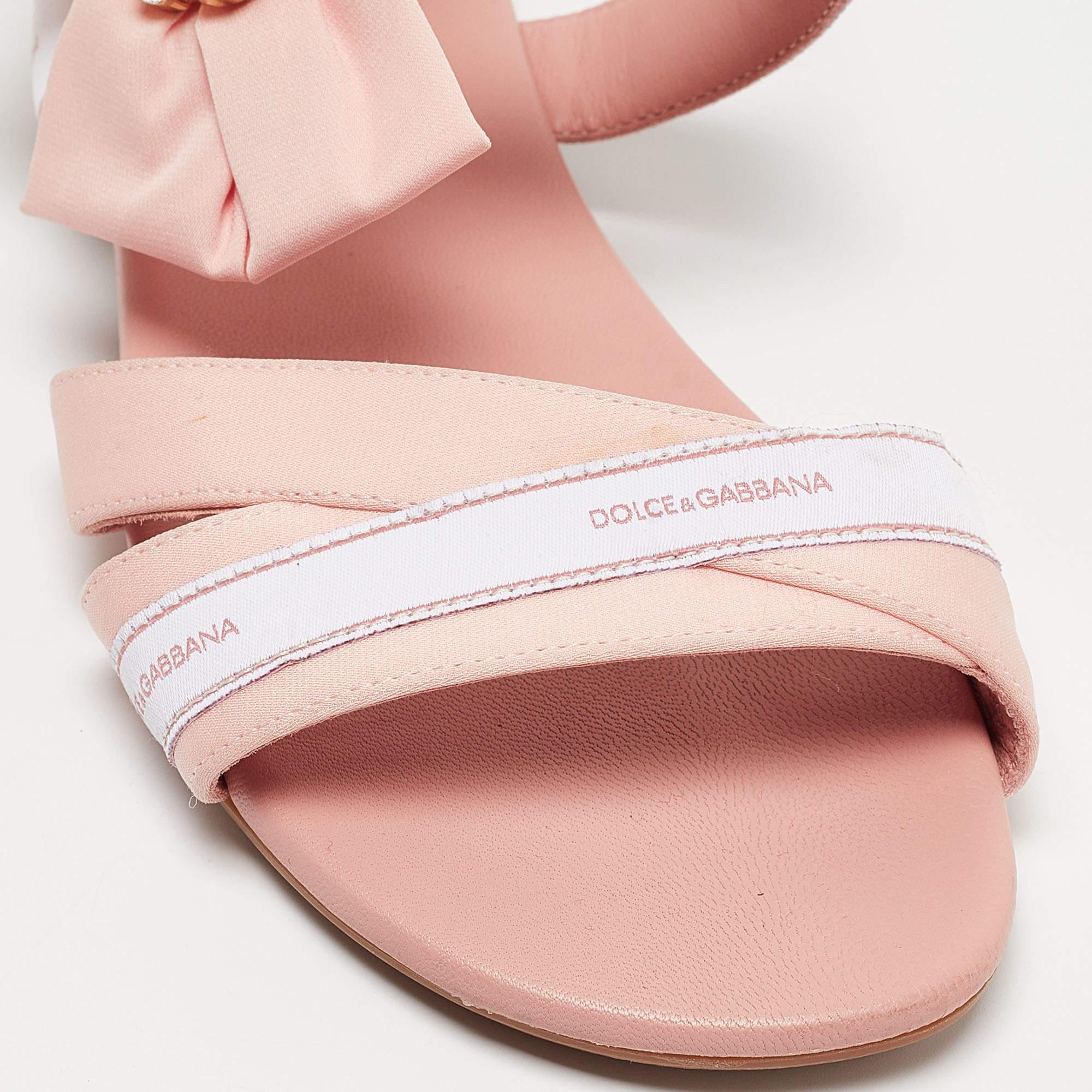 Dolce & Gabbana Pink Fabric Crystal Embellished Flat Sandals Size 35 For Sale 2