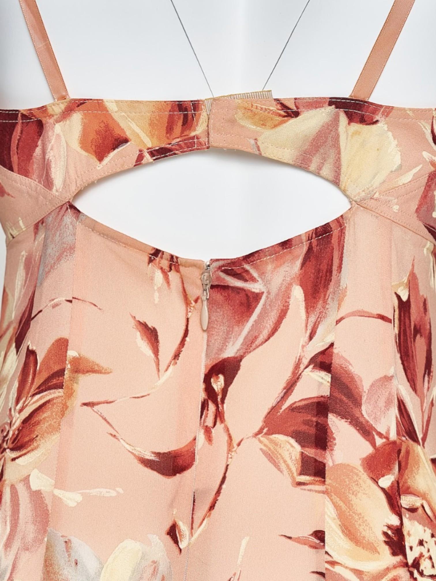 Dolce & Gabbana Vestido de seda con estampado floral rosa, SS 1997 Beige en venta