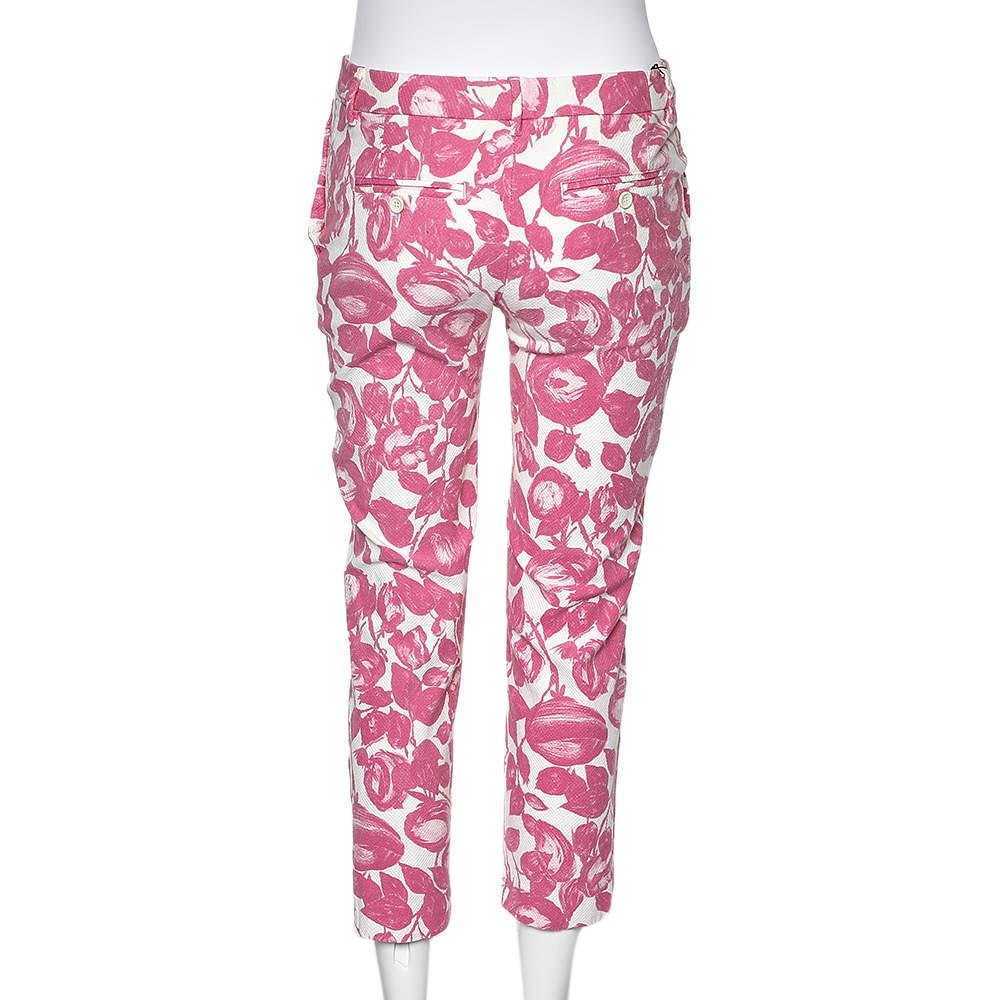 Dolce & Gabbana Pink Floral Printed Textured Cotton Tapered Leg Pants M In Good Condition For Sale In Dubai, Al Qouz 2
