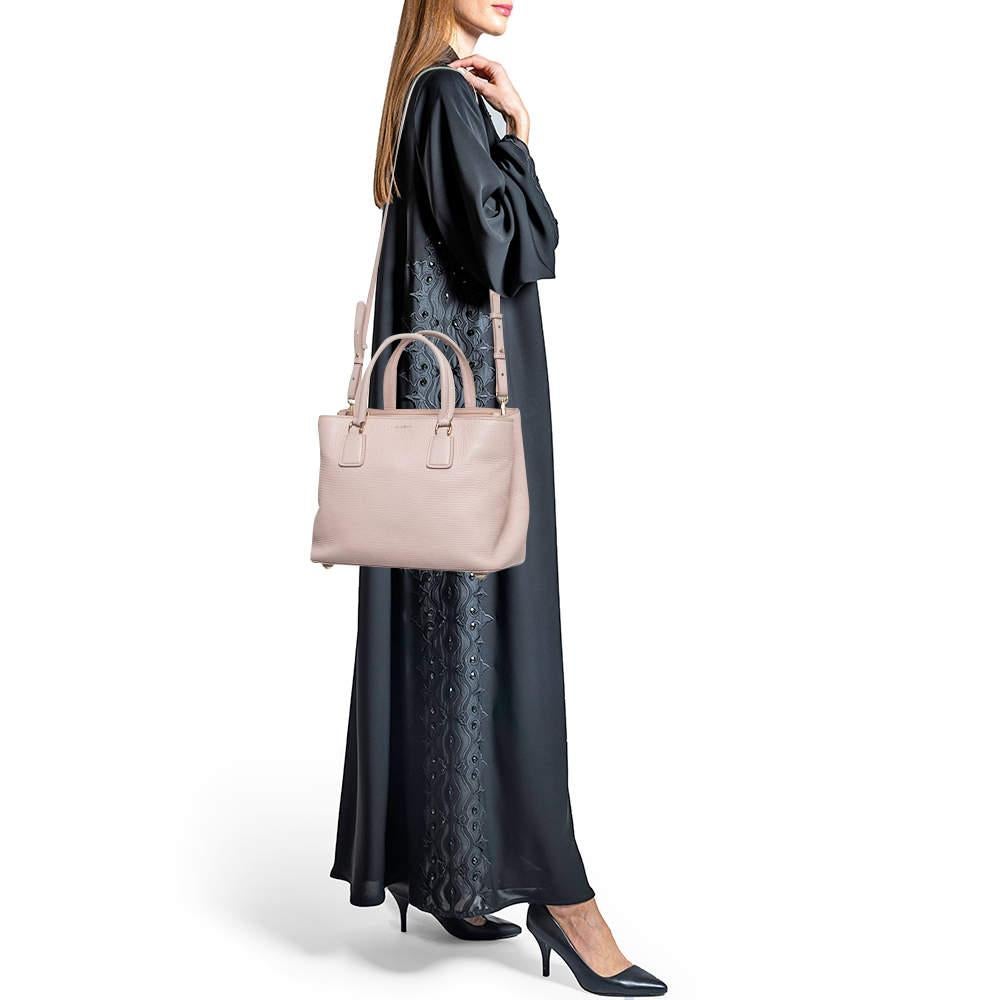 Dolce & Gabbana Pink Grained Leather Tote In Excellent Condition In Dubai, Al Qouz 2