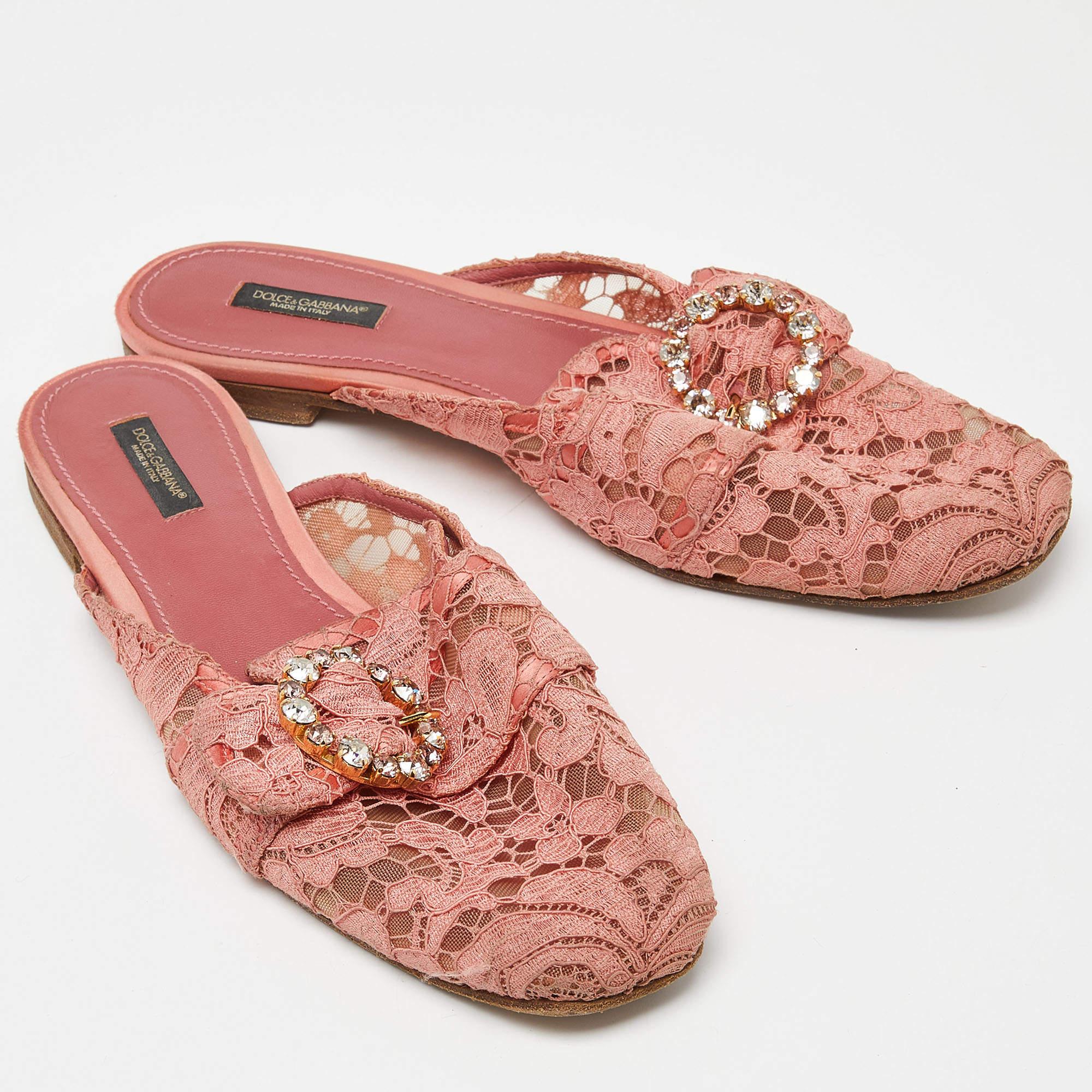 Women's Dolce & Gabbana Pink Lace Crystal Embellished Flat Mules Size 41 For Sale