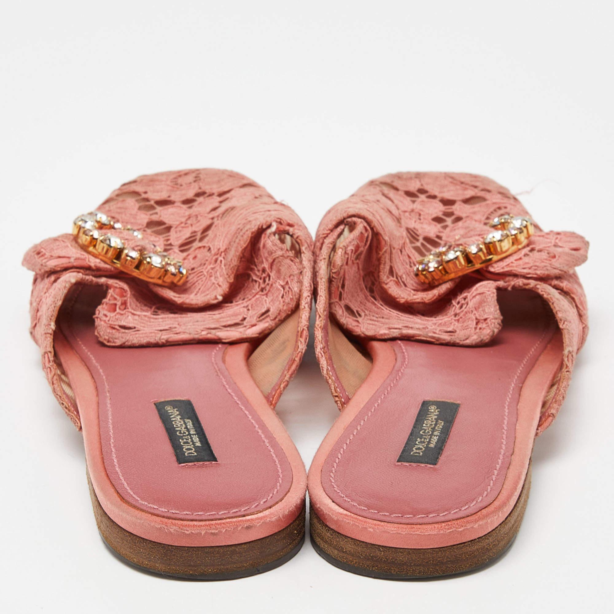 Dolce & Gabbana Pink Lace Crystal Embellished Flat Mules Size 41 For Sale 1