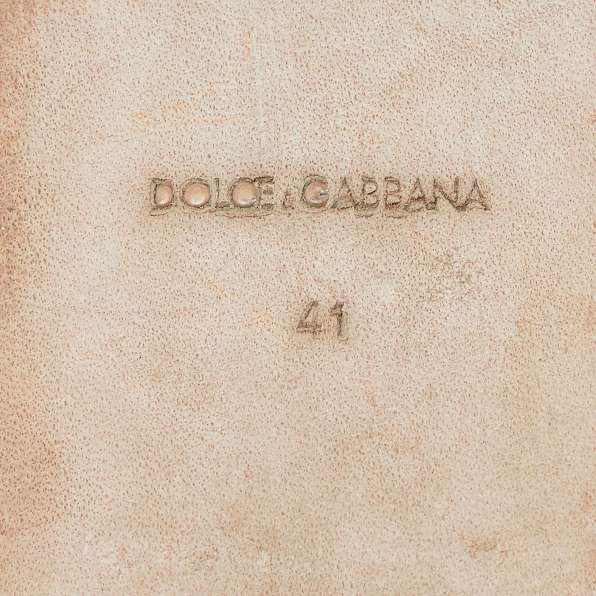 Dolce & Gabbana Pink Lace Crystal Embellished Flat Mules Size 41 For Sale 3
