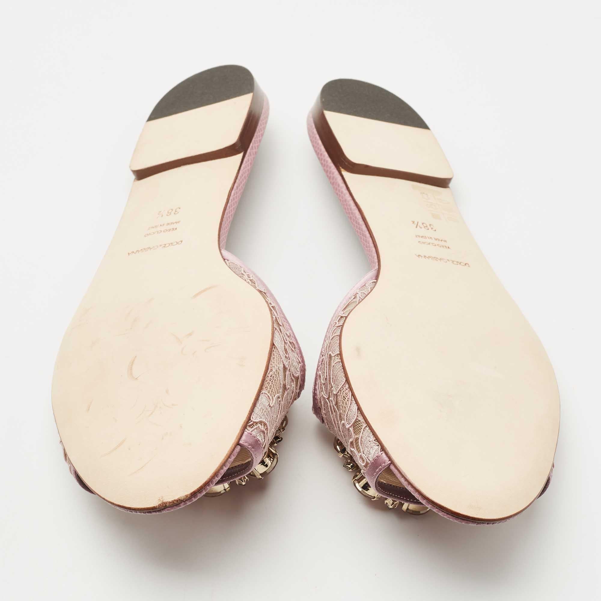 Dolce & Gabbana Pink Lace Sofia Crystal Embellished Slide Flat Sandals Size 38.5 5