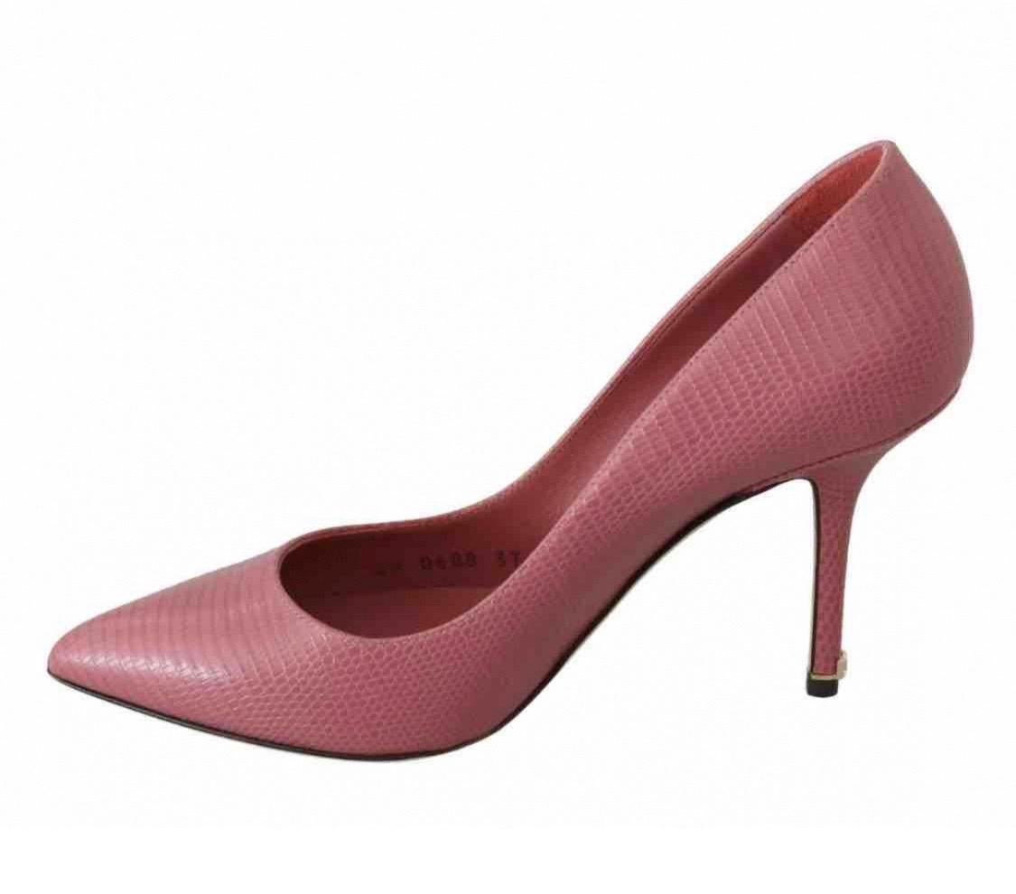 Dolce & Gabbana Shoes

Gorgeous, brand new with tags 100%
Authentic Dolce & Gabbana leather
pumps.

Modell: Pointed toes heels pumps
Color: Pink

Material: 100% Leather

Sole: Leather

Logo details

Very high quality and comfort
Made in Italy

Size: