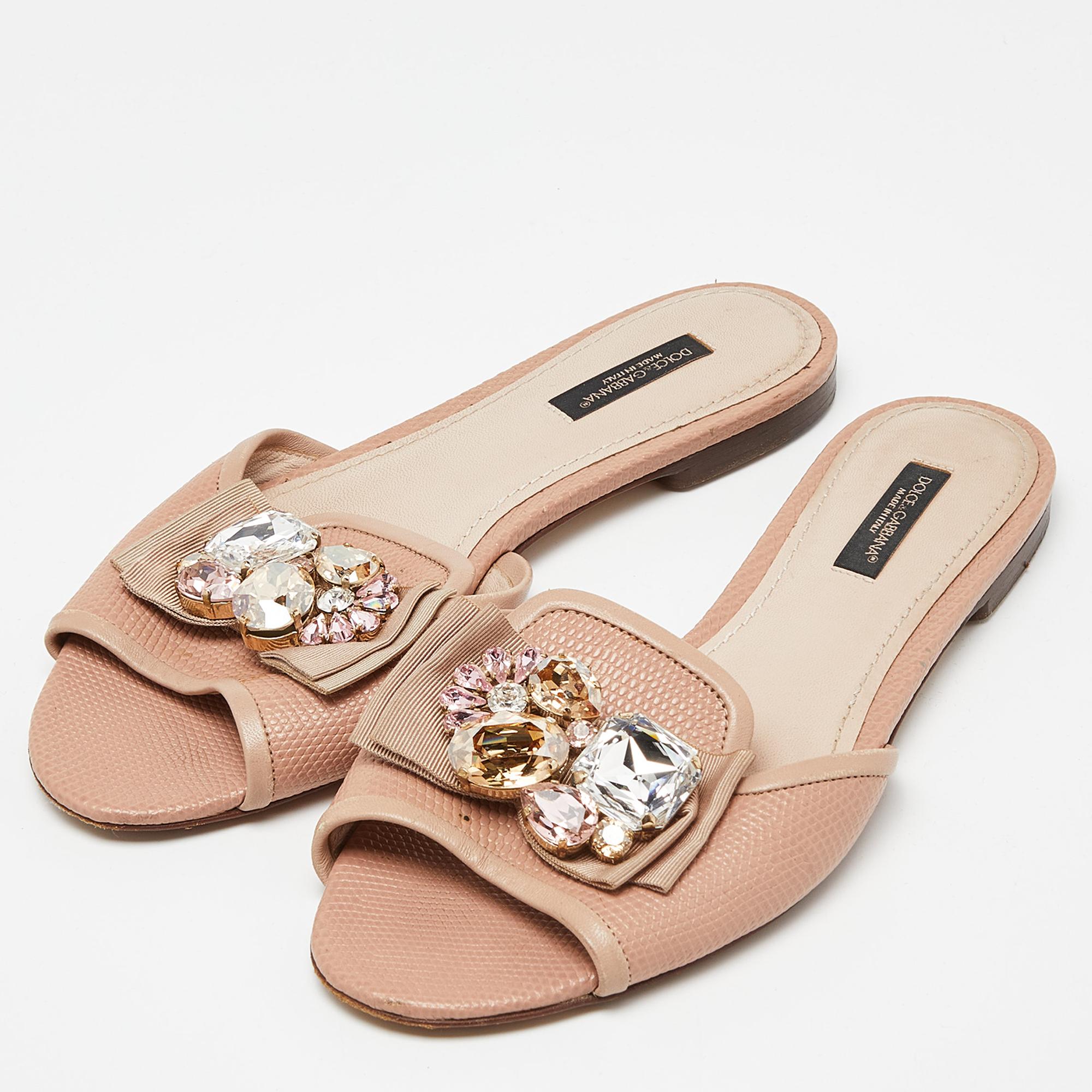 Dolce & Gabbana Pink Lizard Embossed Leather Crystal Bow Flat Slides Size 37 For Sale 1