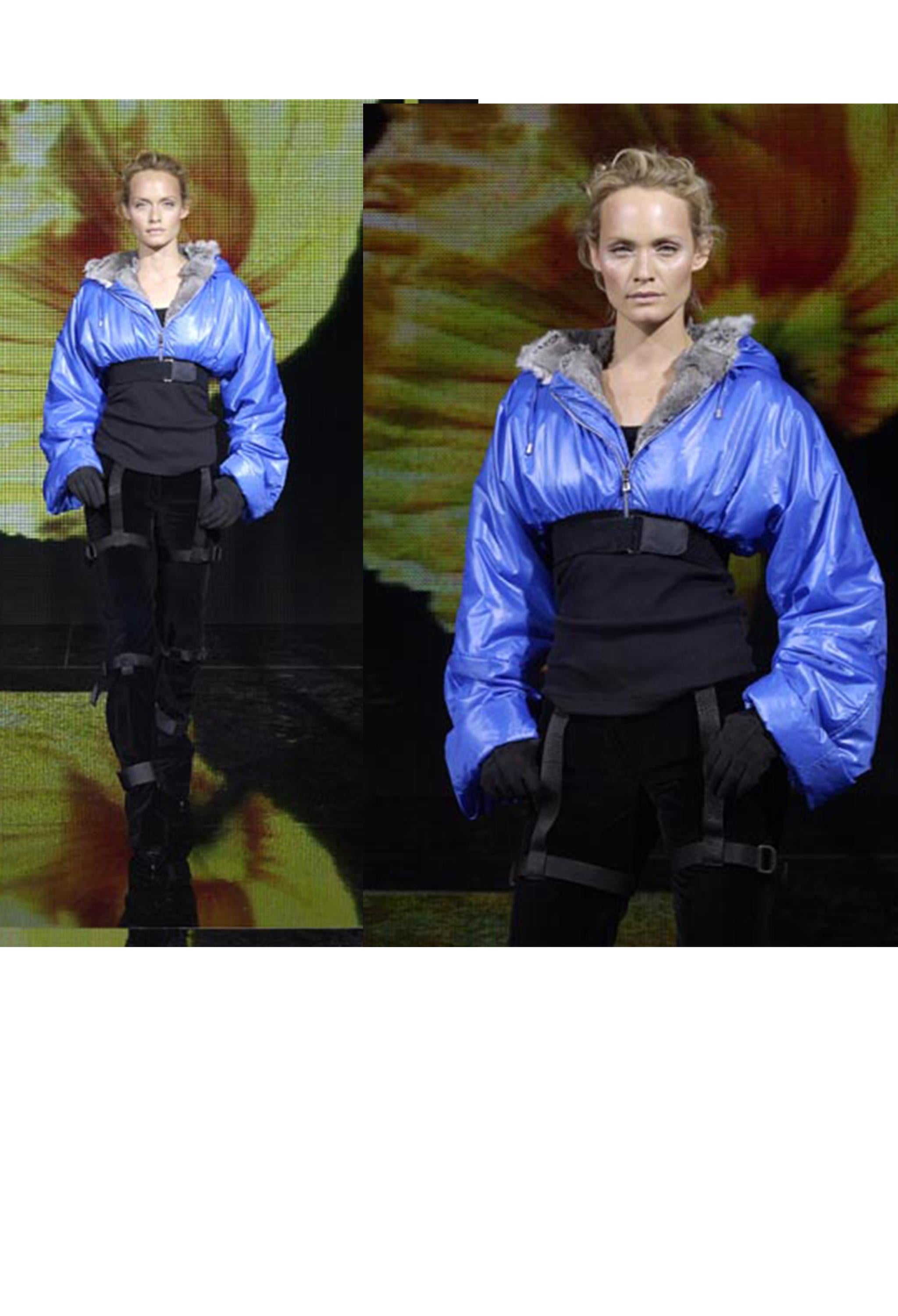 Rose Bomber en nylon rose magenta à capuche et bordure en fourrure noire Dolce & Gabbana, 2003 en vente
