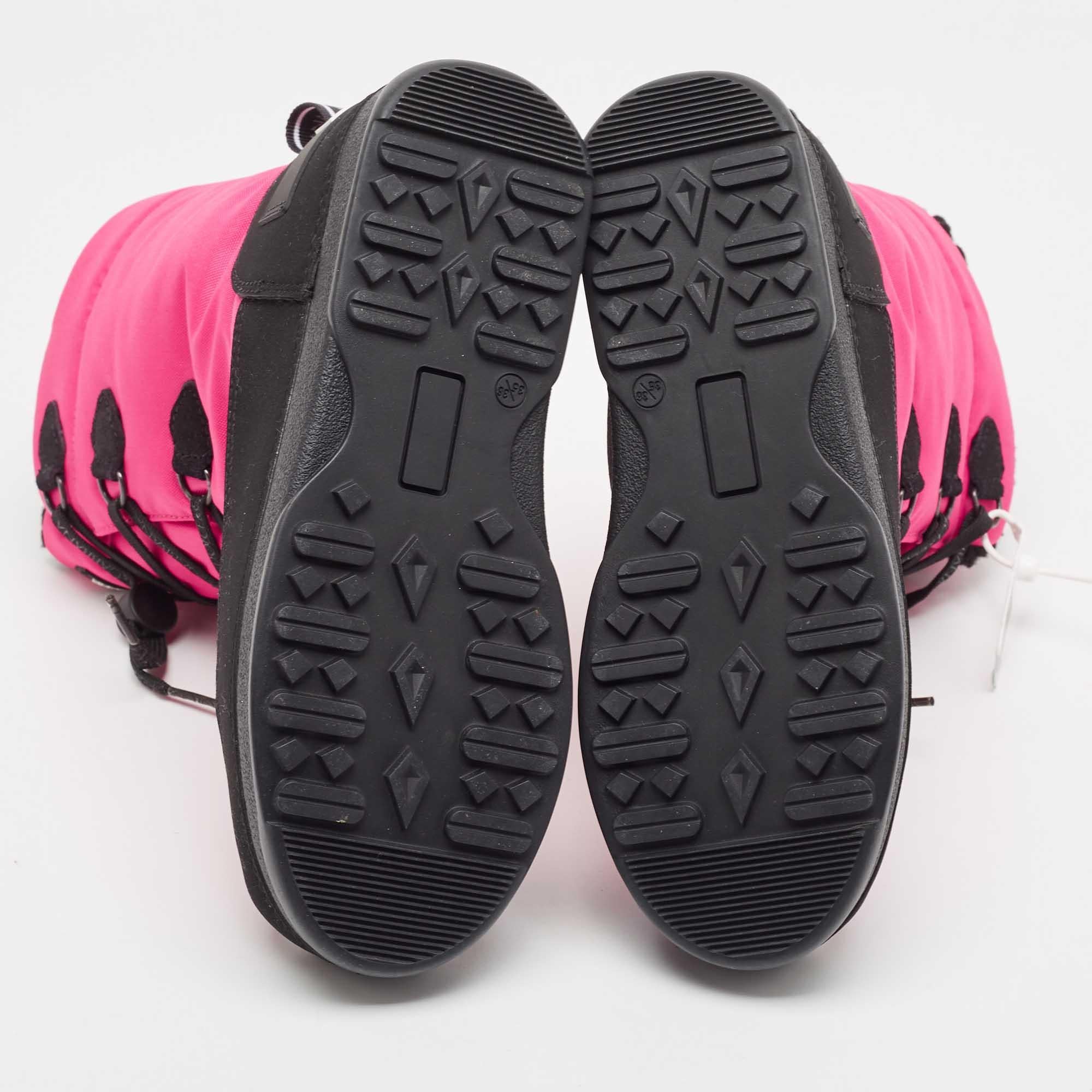 Bottes de neige rose Dolce & Gabbana, taille 35/36 en vente 1