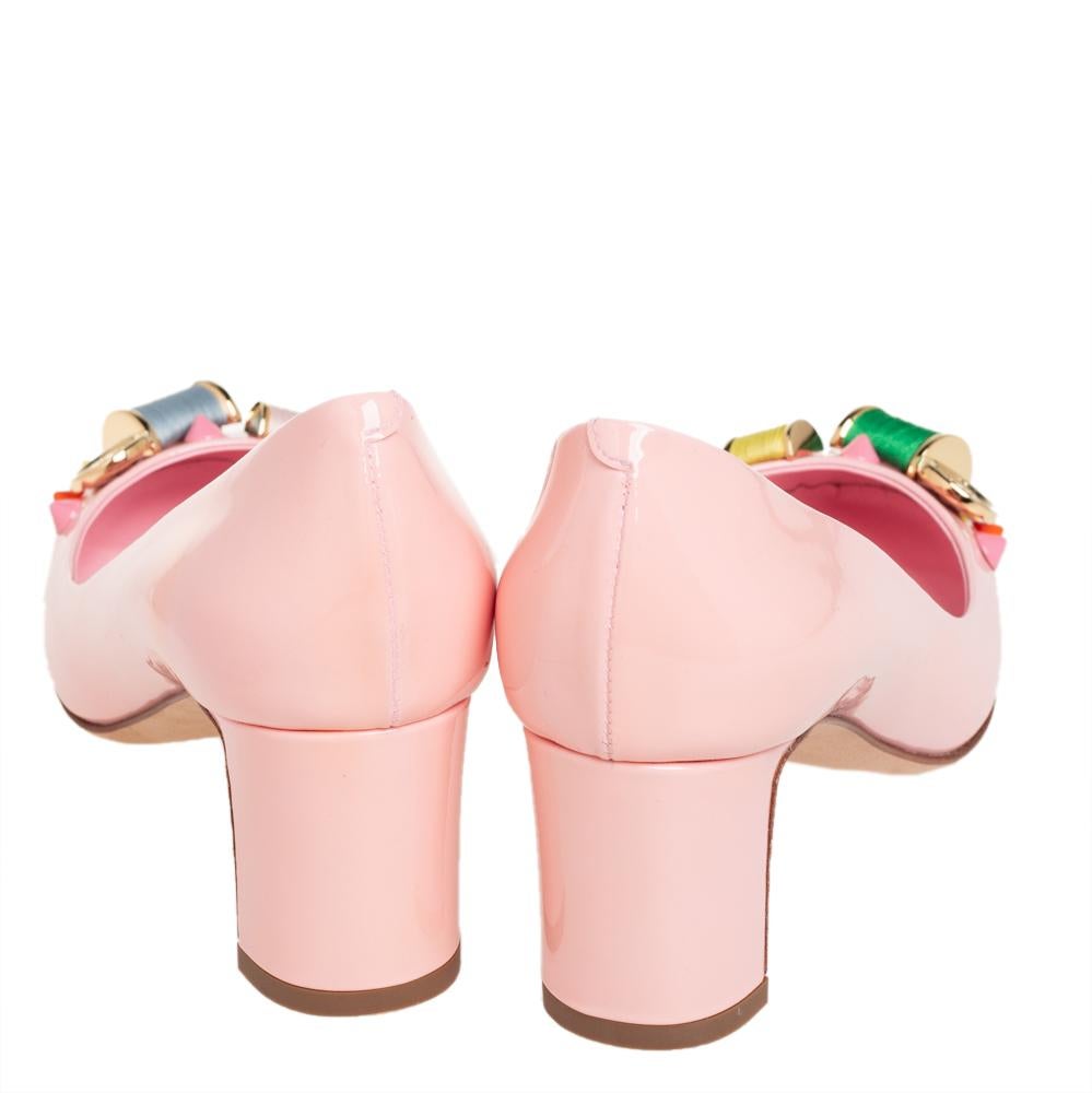 Dolce & Gabbana Pink Patent Leather Seamstress Block Heel Pumps 35.5 In New Condition In Dubai, Al Qouz 2