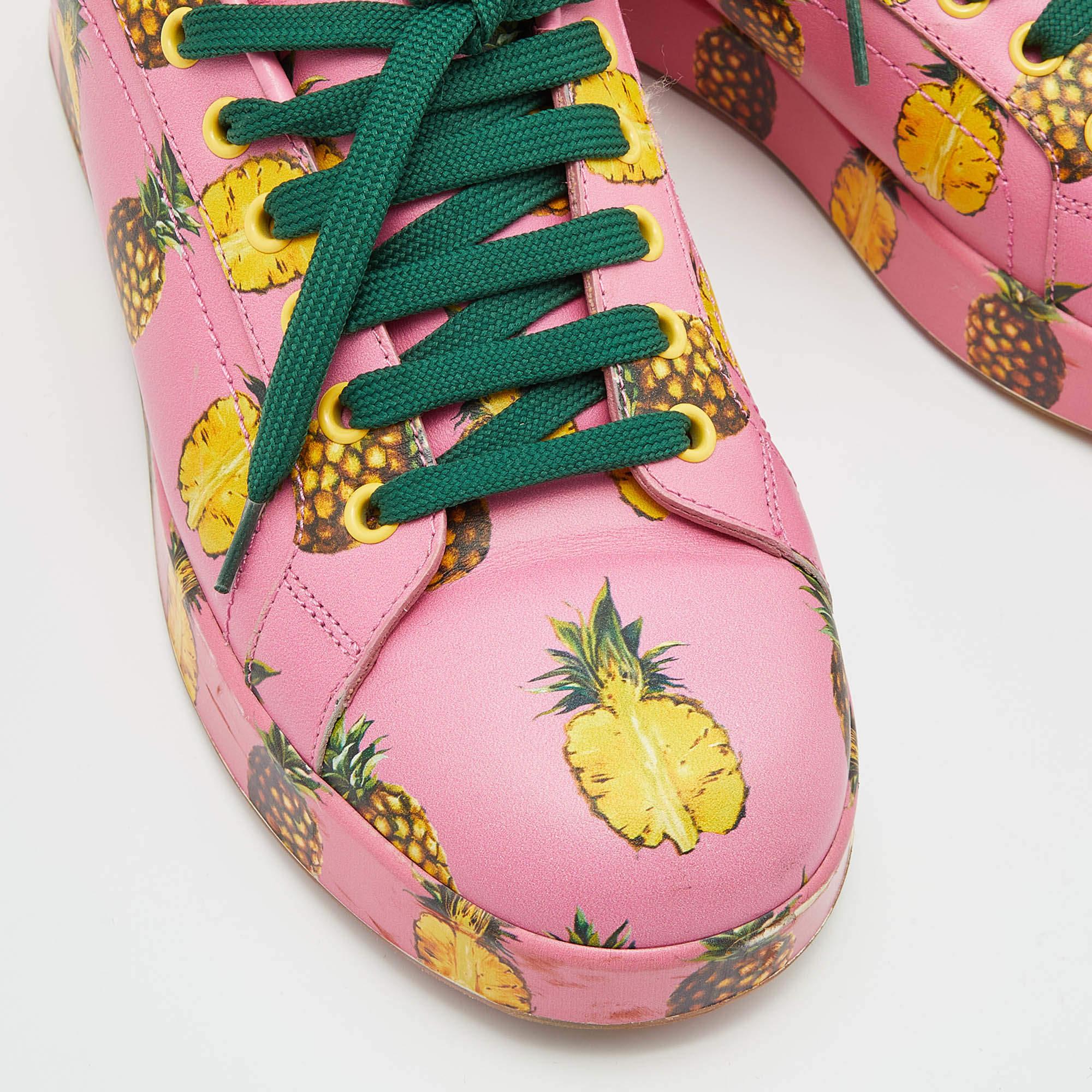 Dolce & Gabbana Pink Pineapple Print Leather Low Top Sneakers Size 40 In Good Condition In Dubai, Al Qouz 2