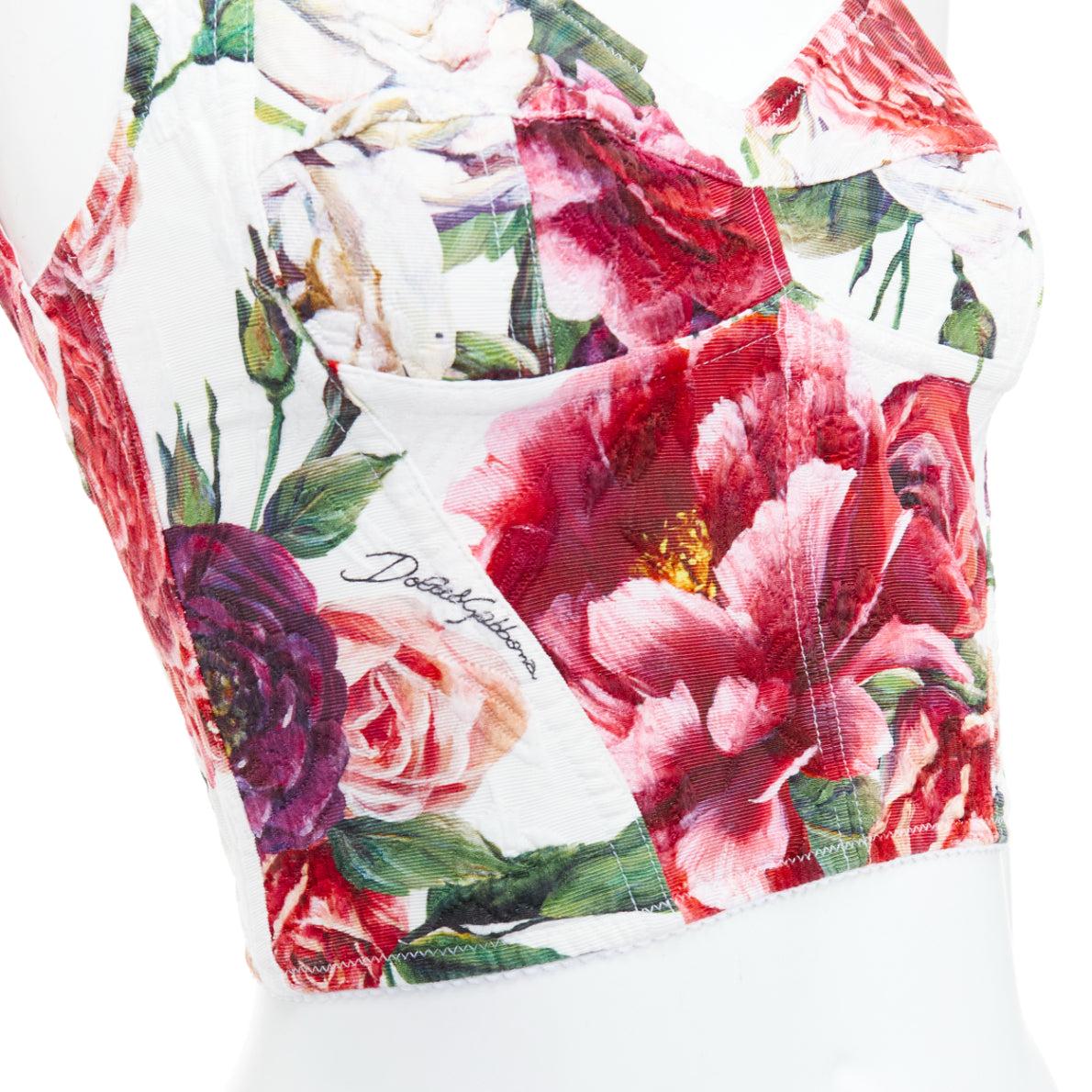 DOLCE GABBANA pink purple white rose print crop bustier top IT36 XS
Reference: YIKK/A00203
Brand: Dolce Gabbana
Designer: Domenico Dolce and Stefano Gabbana
Material: Feels like cotton
Color: White, Rose Gold
Pattern: Floral
Closure: Zip
Lining: