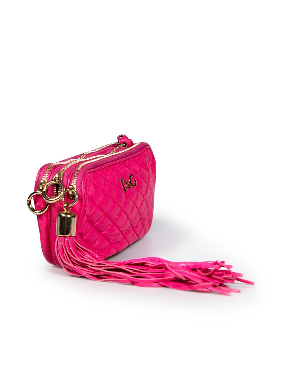 CONDITION is Very good. Minimal wear to clutch is evident. Minimal wear to front and base with small marks to leather on this used Dolce and Gabbana designer resale item.
 
 
 
 Details
 
 
 Lily Glam model
 
 Pink
 
 Leather
 
 Mini clutch
 
