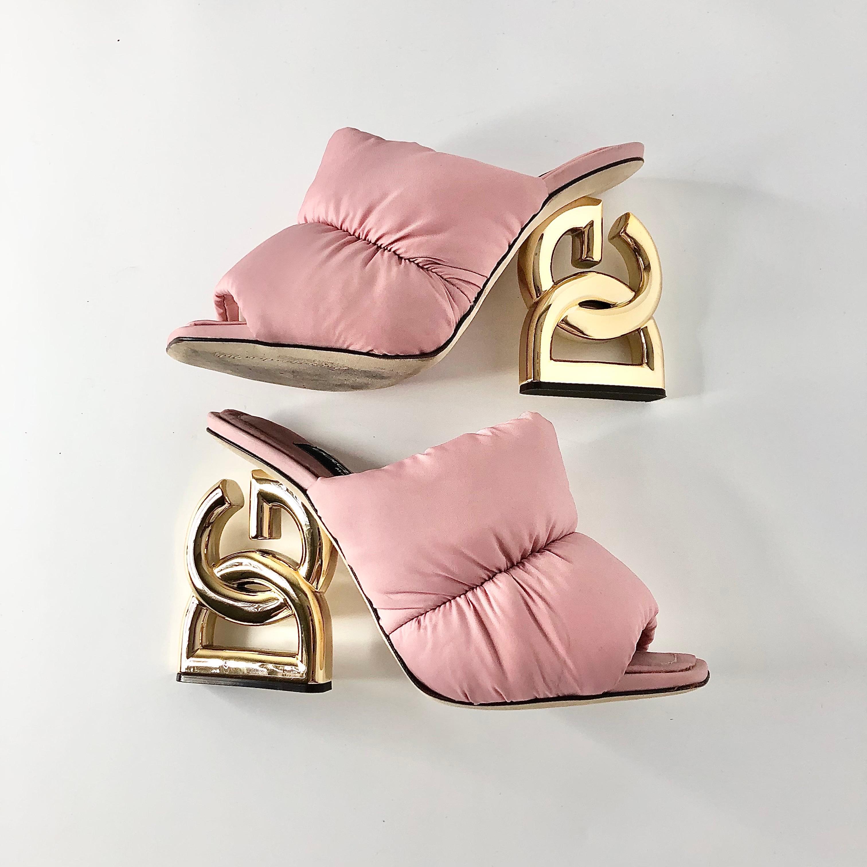 Dolce & Gabbana Pink Quilted Nylon DG Heel Slip On Puffy Mule Sandals 38 In Good Condition For Sale In Mechanicsville, VA