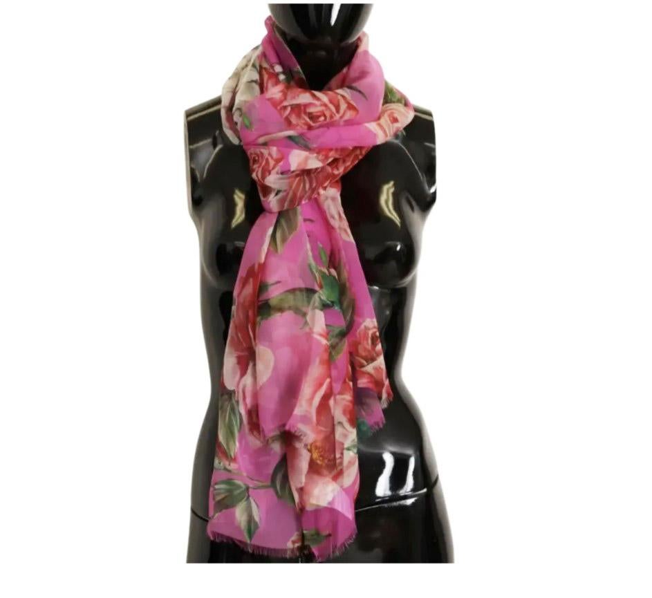 DOLCE & GABBANA

Gorgeous brand new with tags, 100% Authentic Dolce & Gabbana women scarf with floral print crafted from silk.

Gender: Women
Color: Pink floral print
Material: 100% Silk
Logo details
Made in Italy

Size: 70cm x 200cm

Original