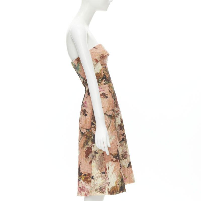 DOLCE GABBANA rosa cloque deshuesado corsé vestido de cóctel sin tirantes IT36 XS en Excelente estado para la venta en Hong Kong, NT