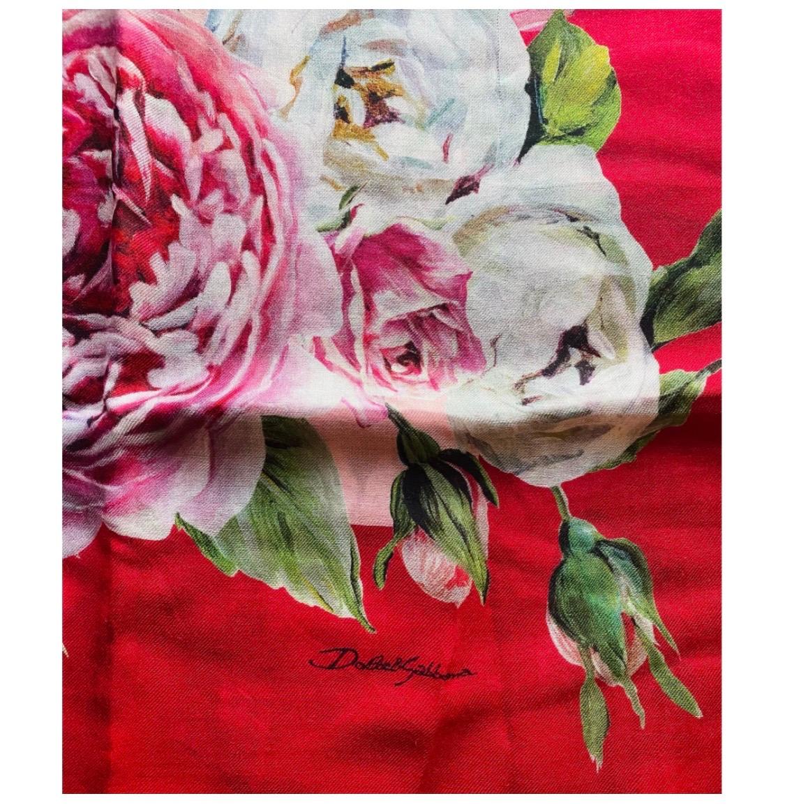 Rosa Pfirsichbaumholz von Dolce & Gabbana
Bedruckter Kaschmirschal mit Modal-Mischgewebe (Beige)