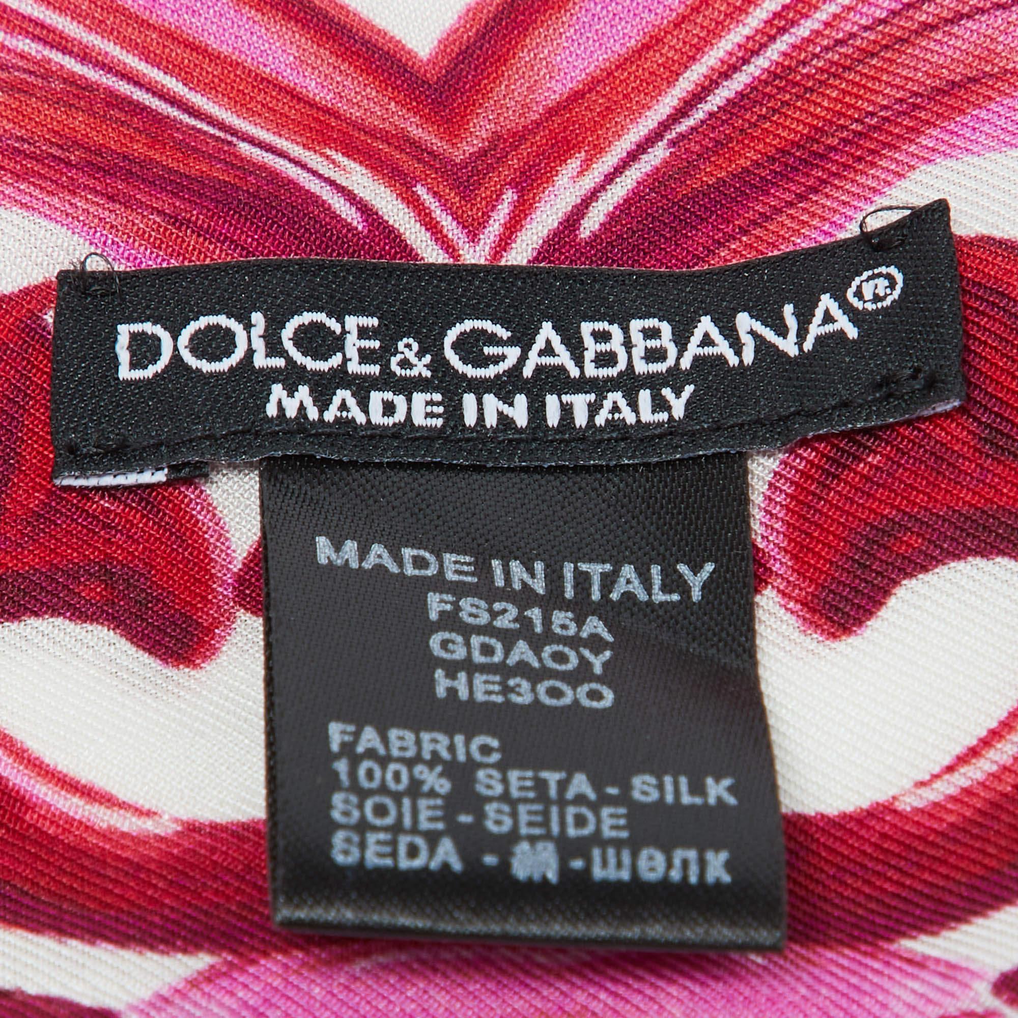 Pañuelo de cabeza Dolce & Gabbana en seda bandeau con estampado mayólica rosa/blanco en Excelente Estado en Dubai, Al Qouz 2