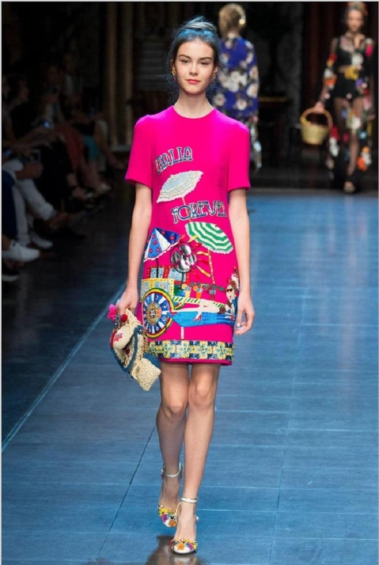 Dolce & Gabbana - (Made in Italy) Pink wool skirt enhanced with rhinestones, trimmings, leather, and silk. Size 36FR indicated. 2016 Spring-Summer Ready-to-Wear Collection.

Additional information:
Condition: Very good condition
Dimensions: Wauist: