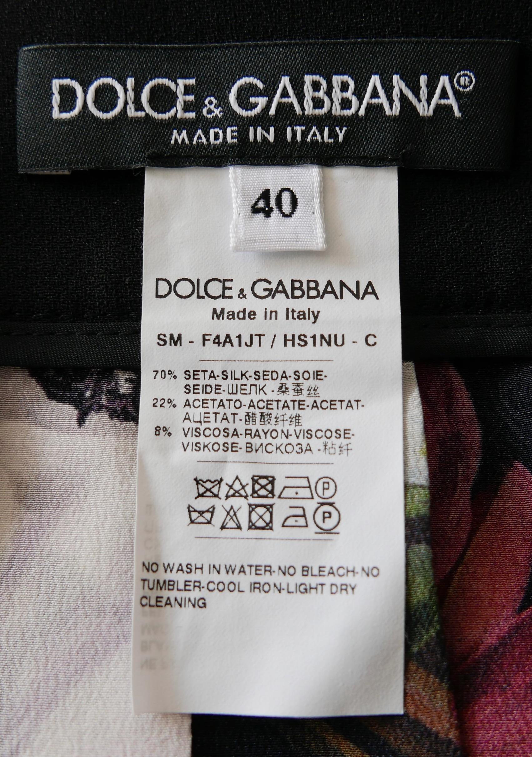 Women's Dolce & Gabbana pleated floral print short skirt For Sale
