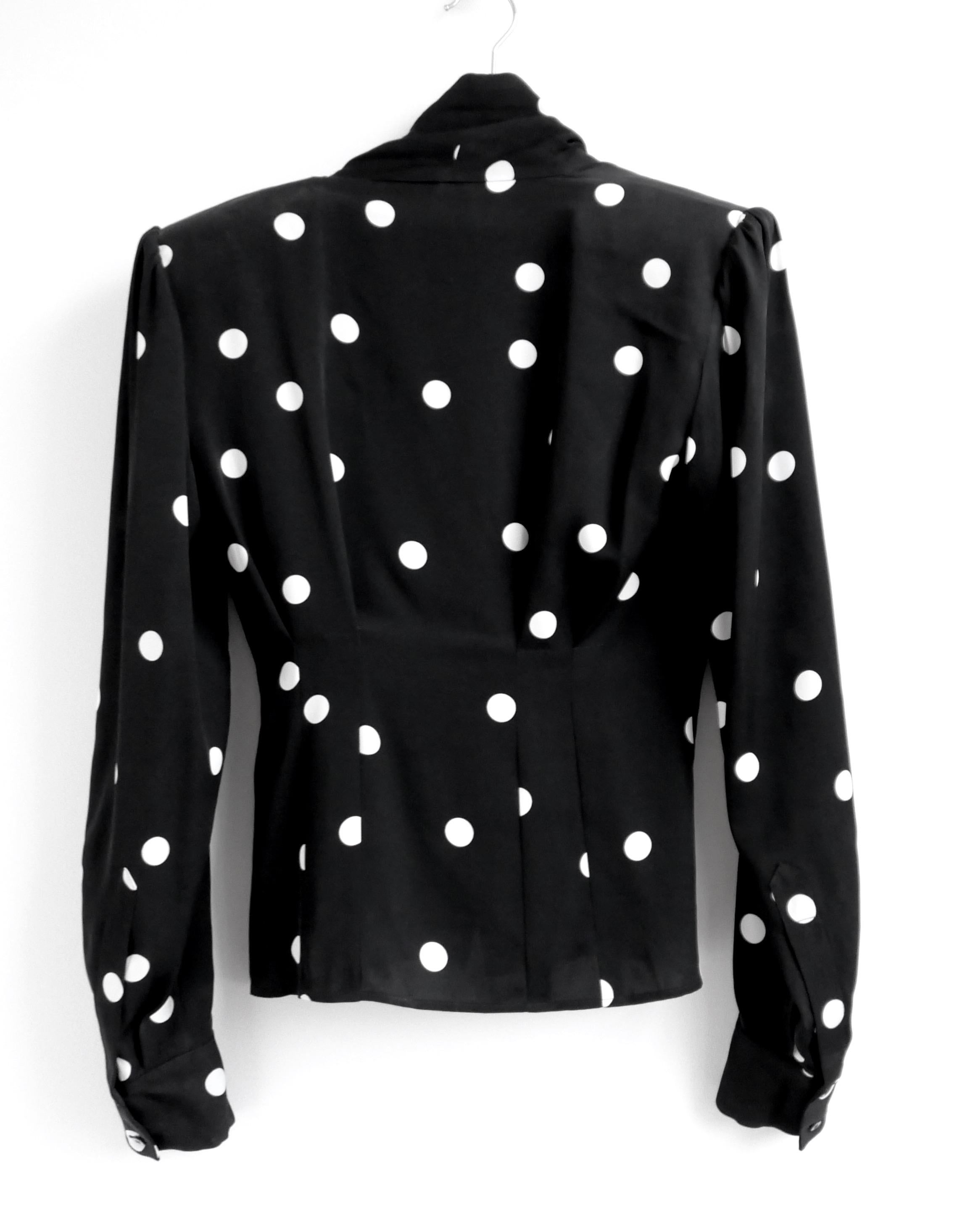Dolce & Gabbana - Camicetta con fiocco a pois In condizioni discrete in vendita a London, GB