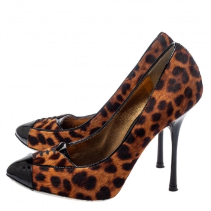 Dolce & Gabbana Pony Hair and Patent Leather Lace Detail Cap Toe Pumps Size 38 For Sale 1