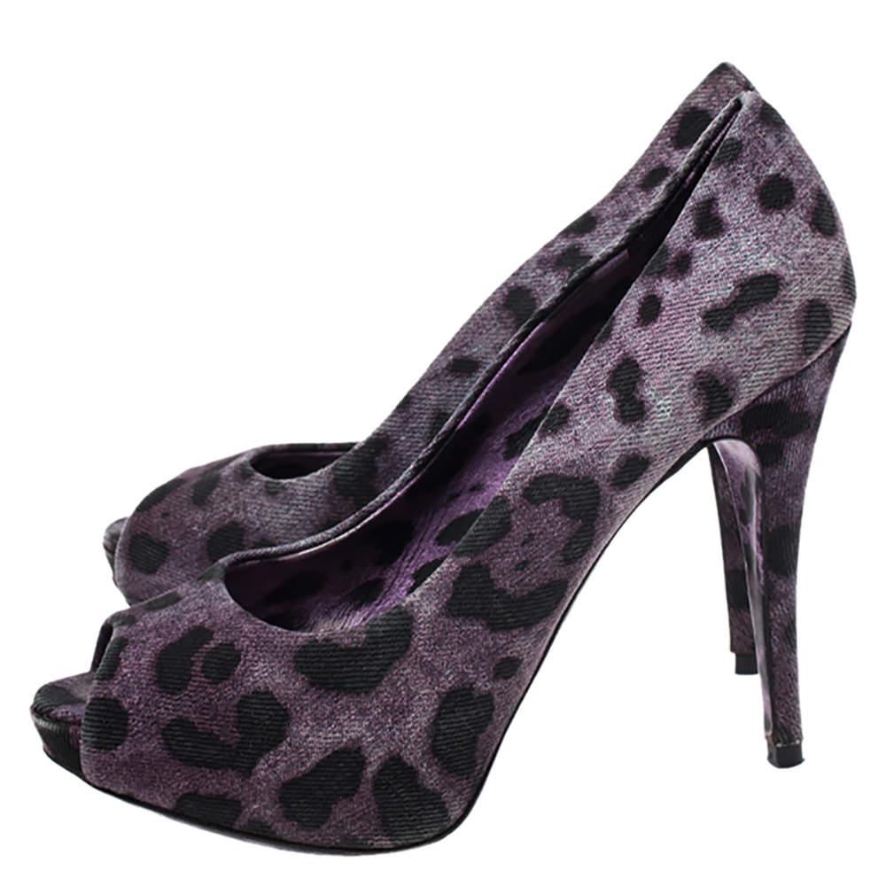 Dolce & Gabbana Purple/Black Leopard Print Canvas Peep Toe Pumps Size 37 État moyen à Dubai, Al Qouz 2