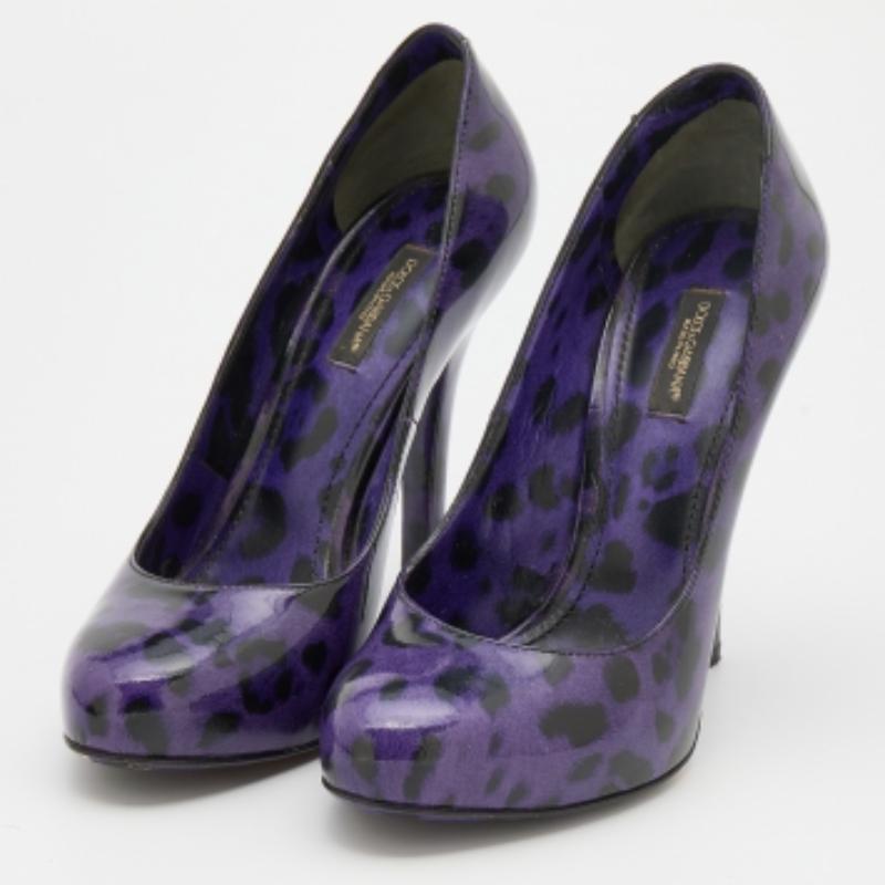 These curvaceous pumps will add immense style to your look. Crafted from luxurious material, they feature well-lined insoles that offer endless comfort.