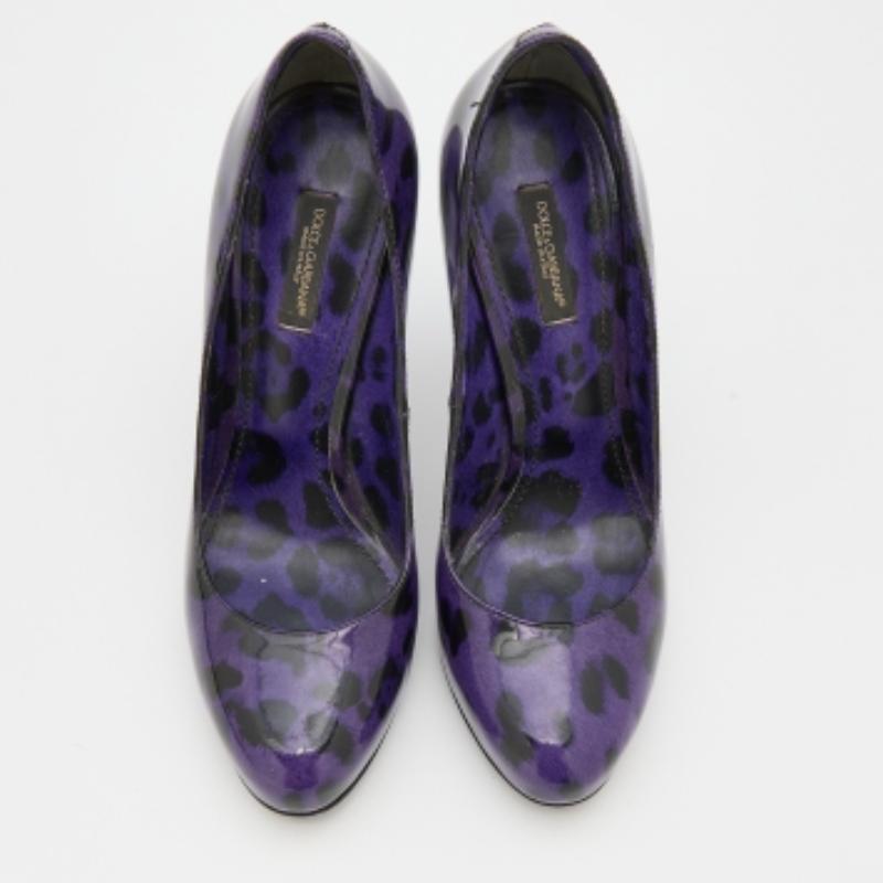 Gray Dolce & Gabbana Purple/Black Leopard Print Patent Leather Platform Pumps Size 37 For Sale