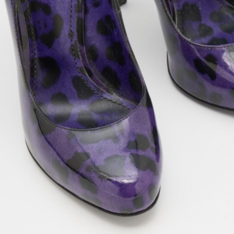 Women's Dolce & Gabbana Purple/Black Leopard Print Patent Leather Platform Pumps Size 37 For Sale