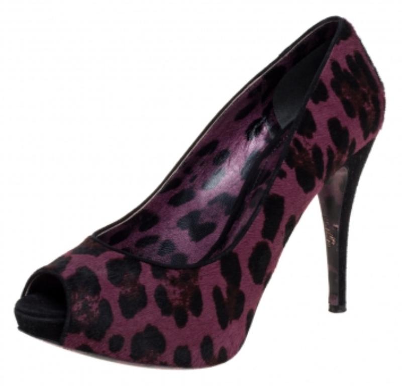 Dolce & Gabbana Purple Calf hair And Suede Leopard Print Peep Toe Pumps Size 40 In Good Condition For Sale In Dubai, Al Qouz 2