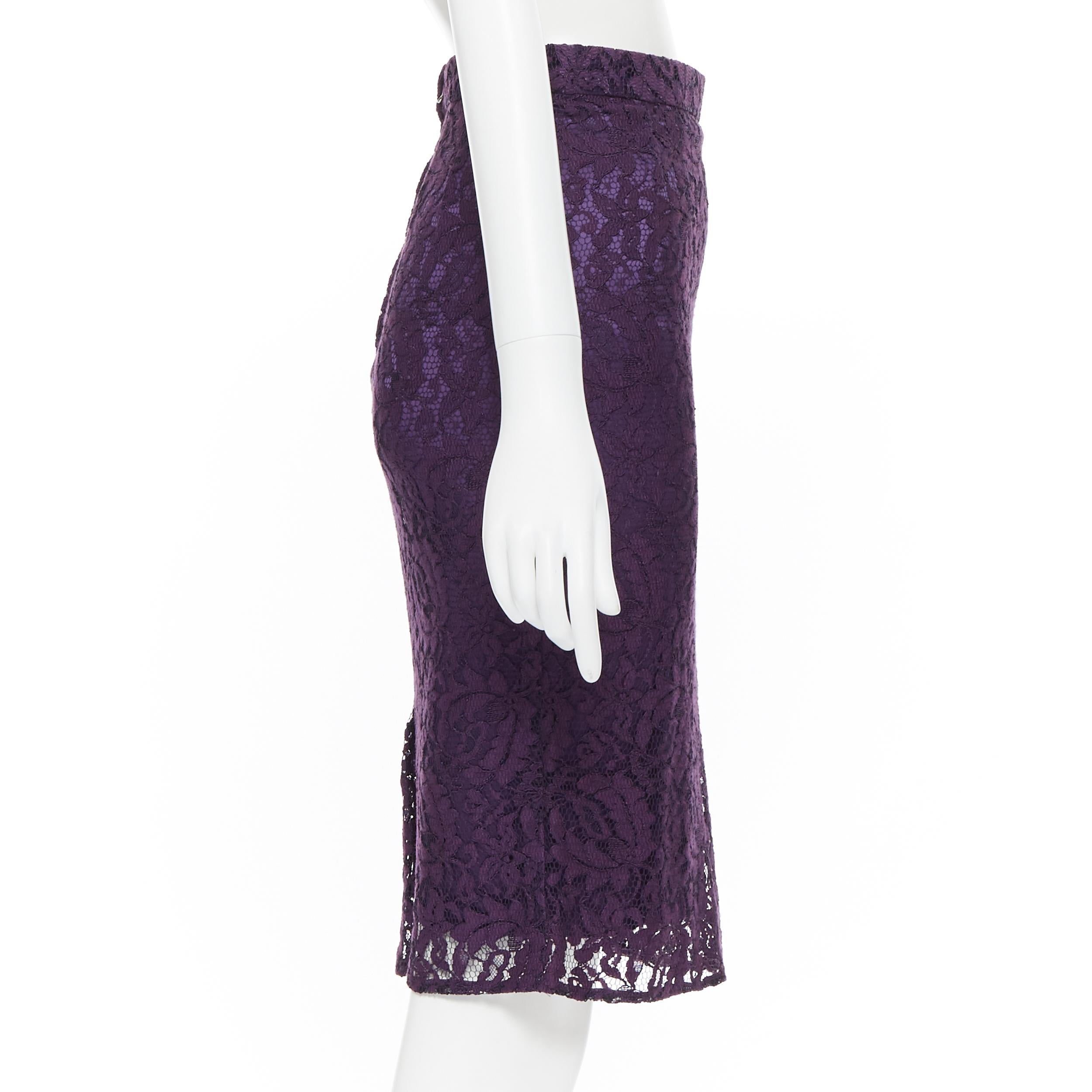 DOLCE GABBANA Jupe crayon ajustée en dentelle florale violette superposée IT38 XS Pour femmes en vente
