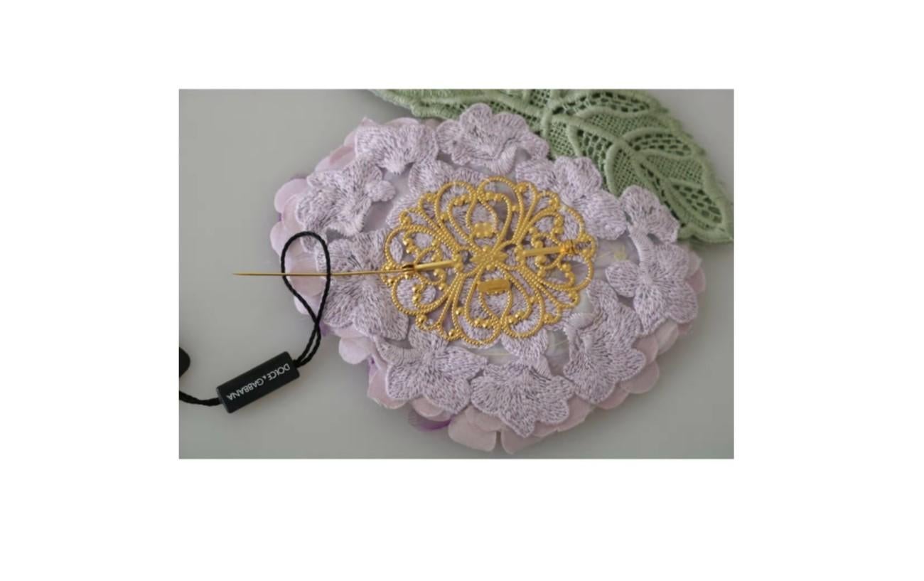 Modern Dolce & Gabbana Purple Gold Cotton Brass Flower Leaves Pin Brooch Hydrangea