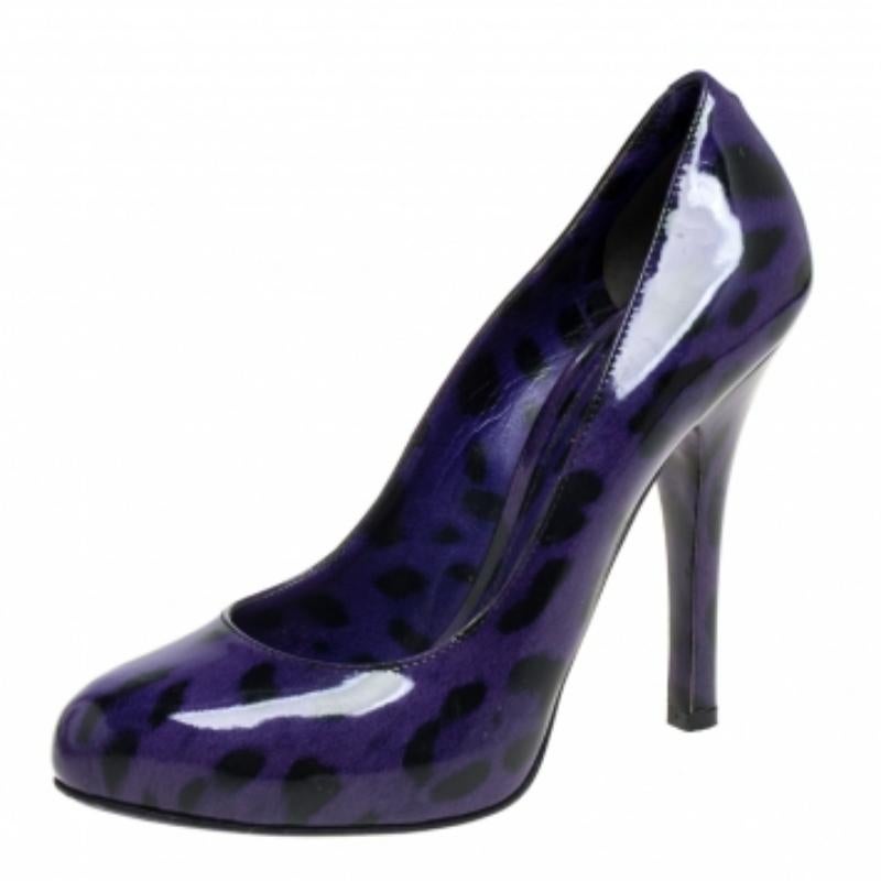 Take your love for Dolce & Gabbana pumps to new heights by adding this gorgeous pair to your collection. These pumps simply speak high fashion in every stitch and curve. The exteriors come made from leopard printed patent leather and the pumps are