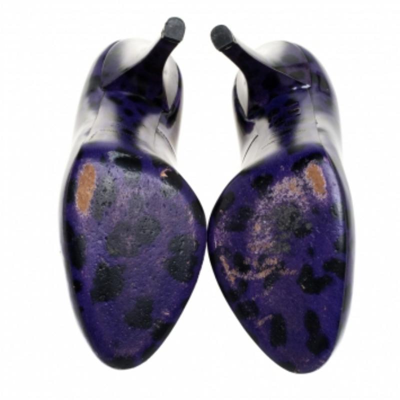Dolce & Gabbana Purple Leopard Print Patent Leather Platform Pumps Size 37.5 In Good Condition For Sale In Dubai, Al Qouz 2
