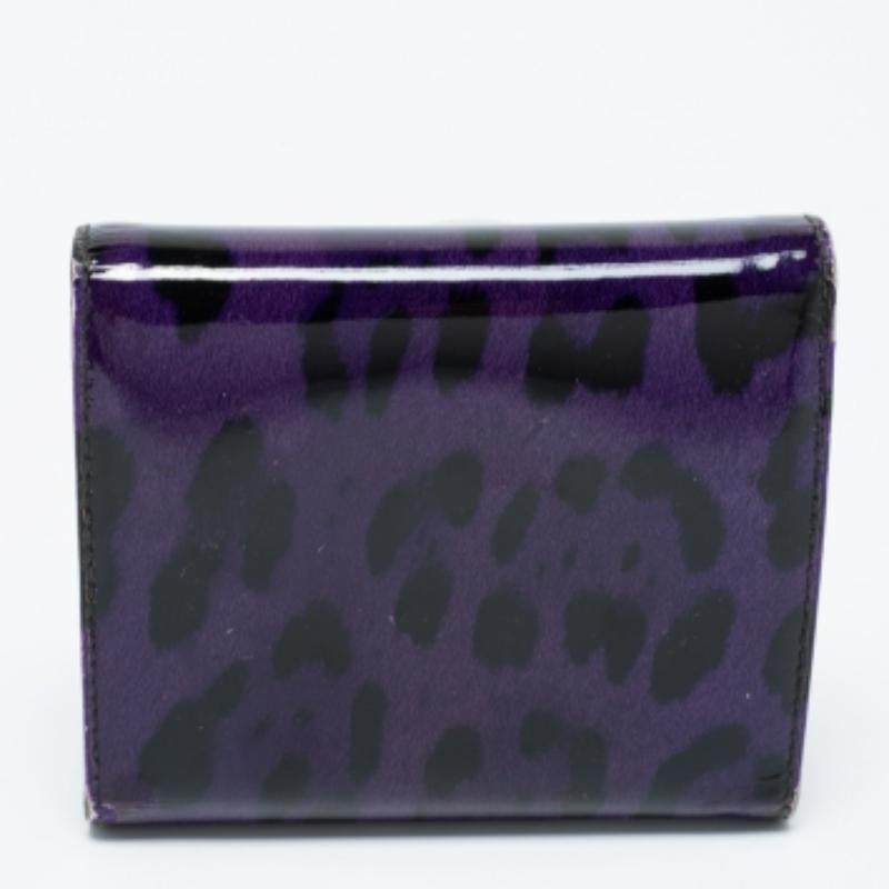 Dolce & Gabbana Purple Leopard Print Patent Leather Trifold Wallet For Sale 5