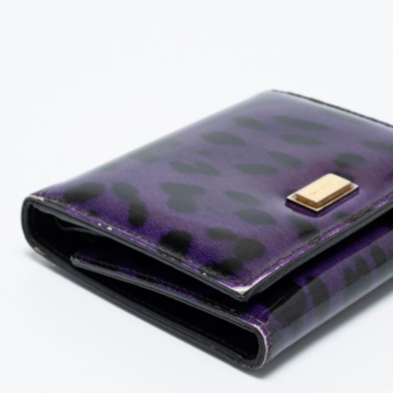Dolce & Gabbana Purple Leopard Print Patent Leather Trifold Wallet For Sale 4