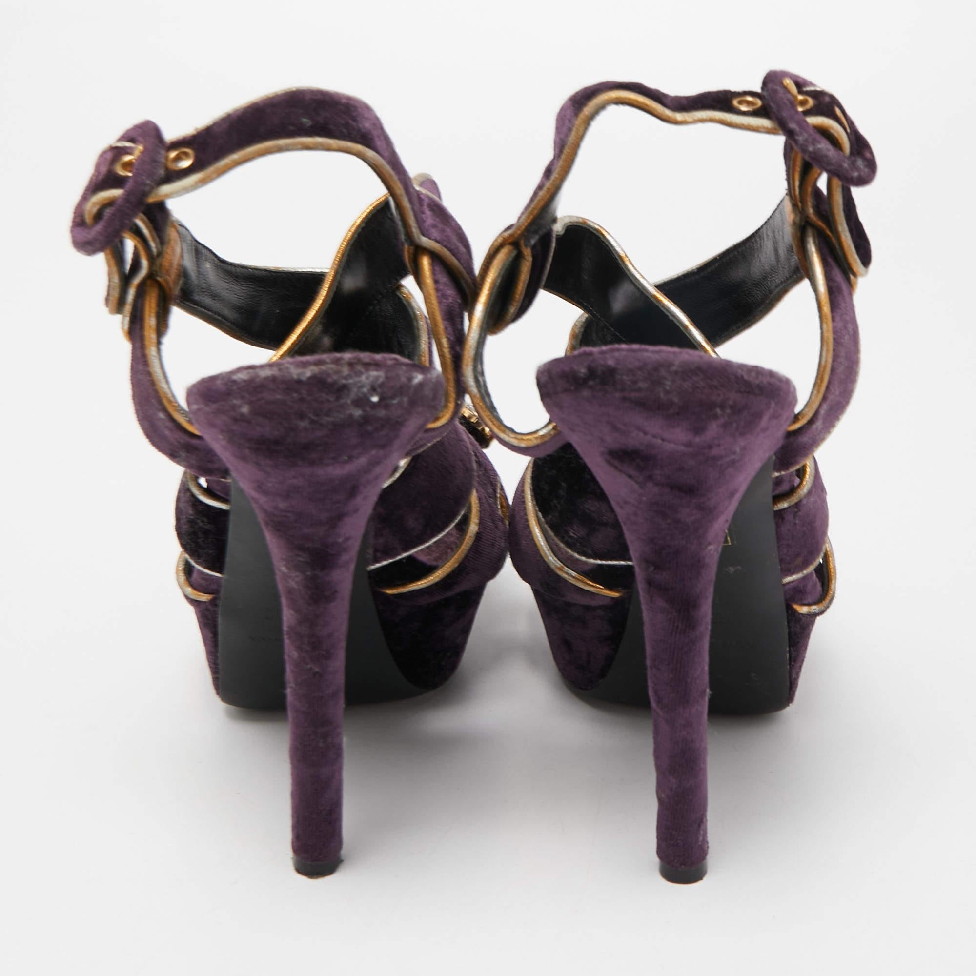 Donna Dolce & Gabbana Sandali con cinturino alla caviglia in pelle e velluto viola misura 39,5 in vendita