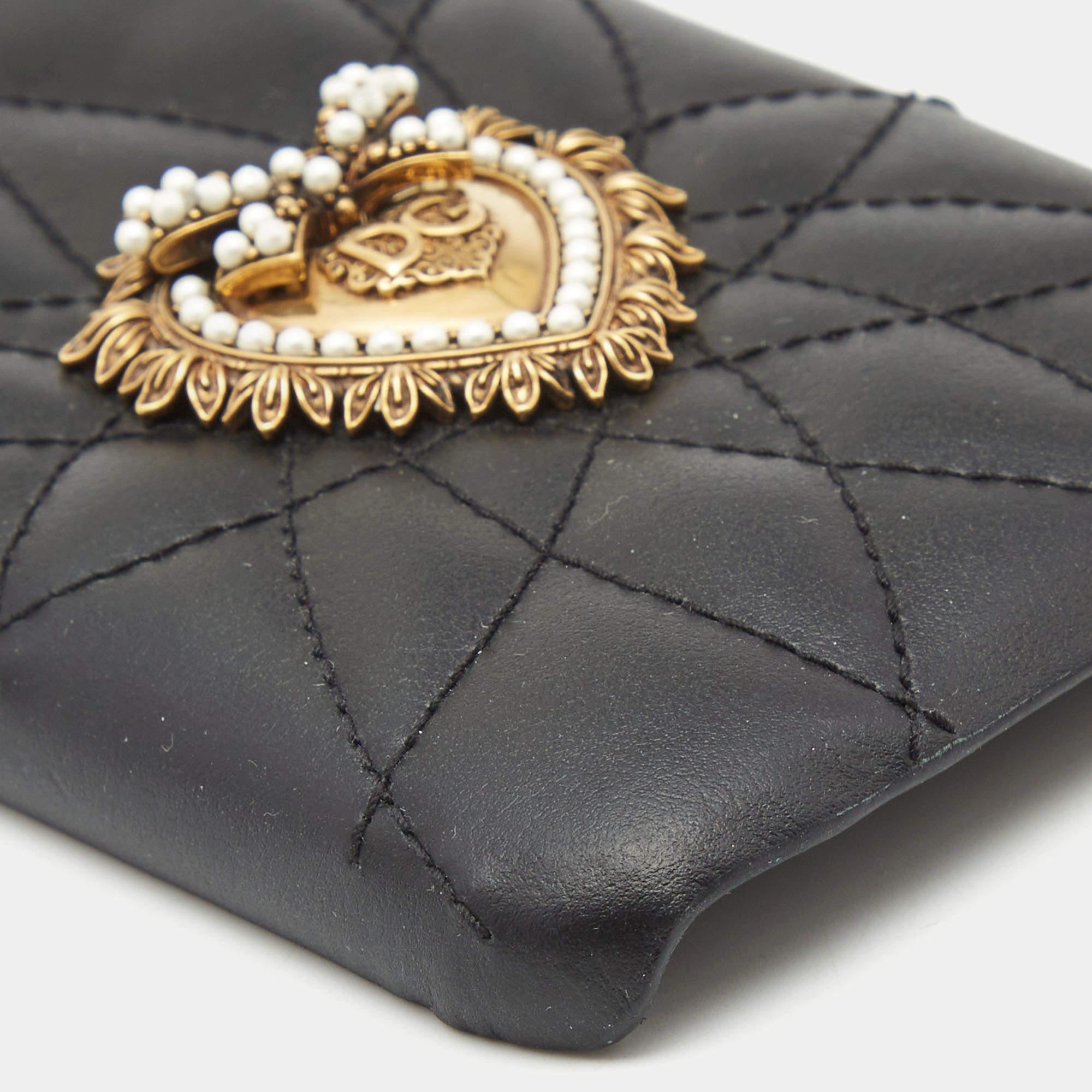 Dolce & Gabbana Quilted Leather Devotion XR iPhone Cover In Excellent Condition For Sale In Dubai, Al Qouz 2