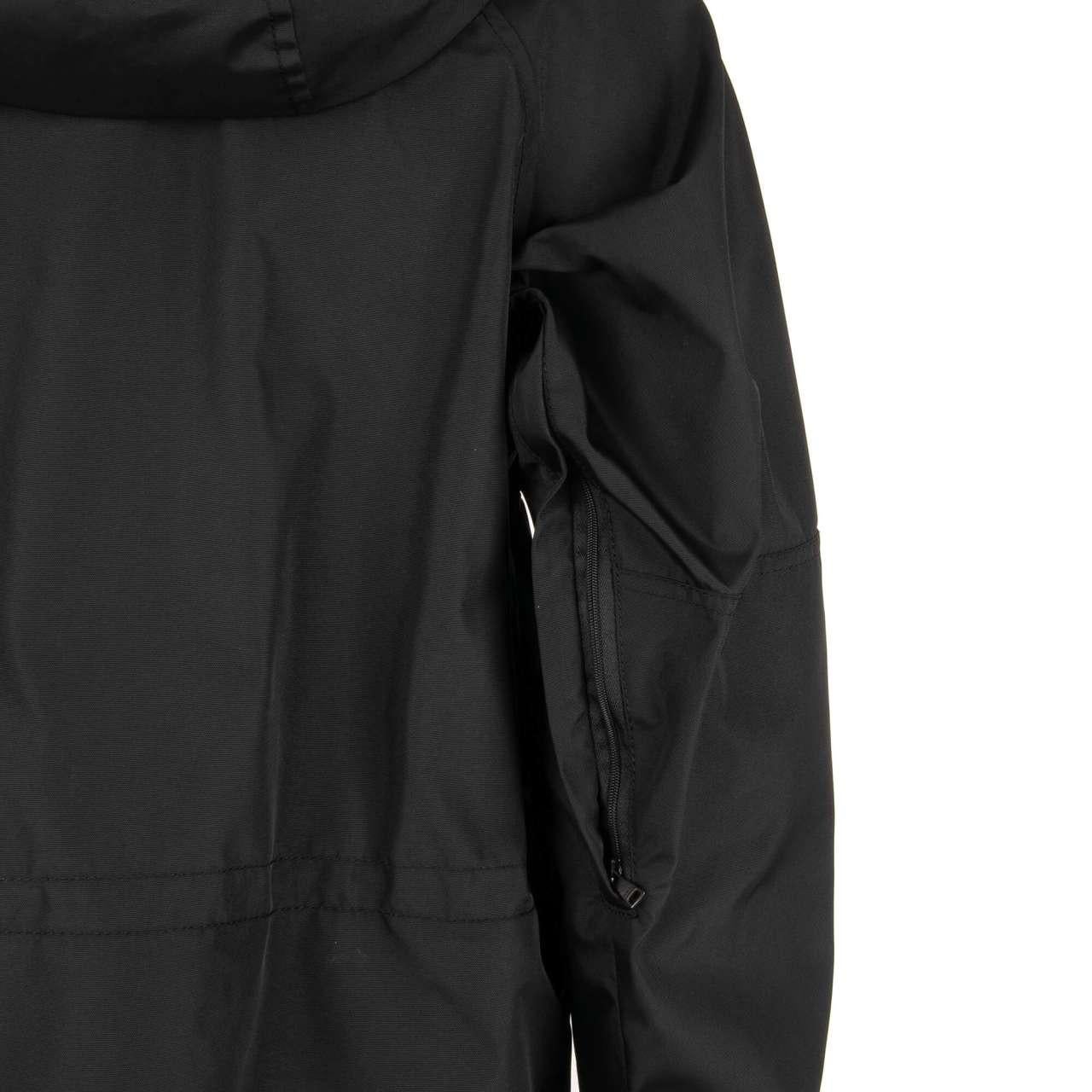 Dolce & Gabbana RECCO Ski Jacket with Pockets and Hand Warmer Black 48 M For Sale 1
