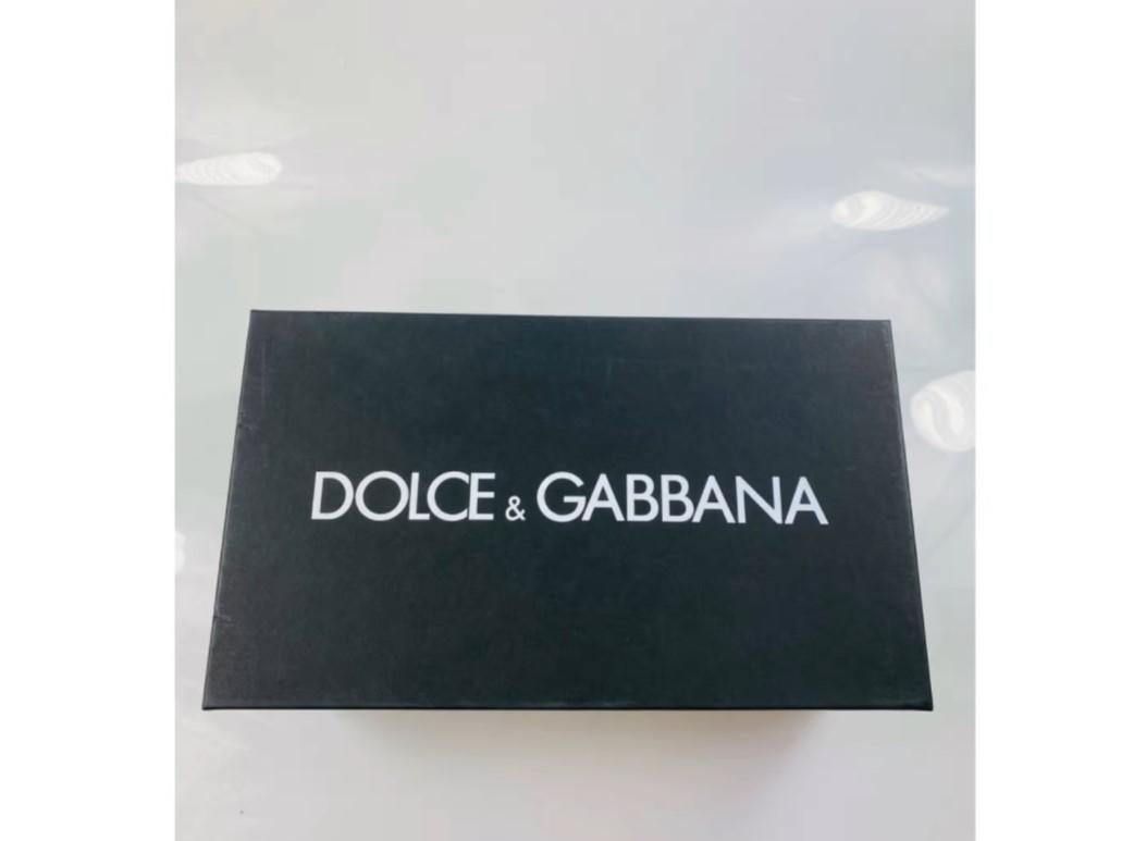 Dolce & Gabbana Red Amore Leather Sandals Shoes Flats Calfskin Gold Logo  In New Condition In WELWYN, GB