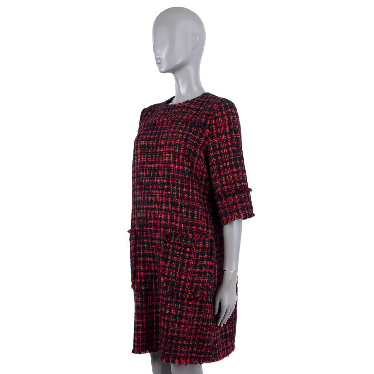 DOLCE & GABBANA red & black cotton 2020 SHORT A-LINE TWEED Dress 44 L In Excellent Condition For Sale In Zürich, CH
