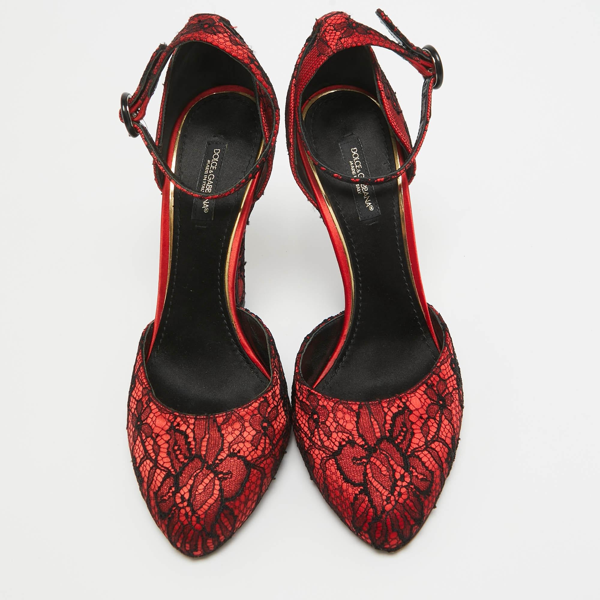 Marron Escarpins Dolce & Gabbana rouges/noirs à lanières de cheville en dentelle et maille, taille 38